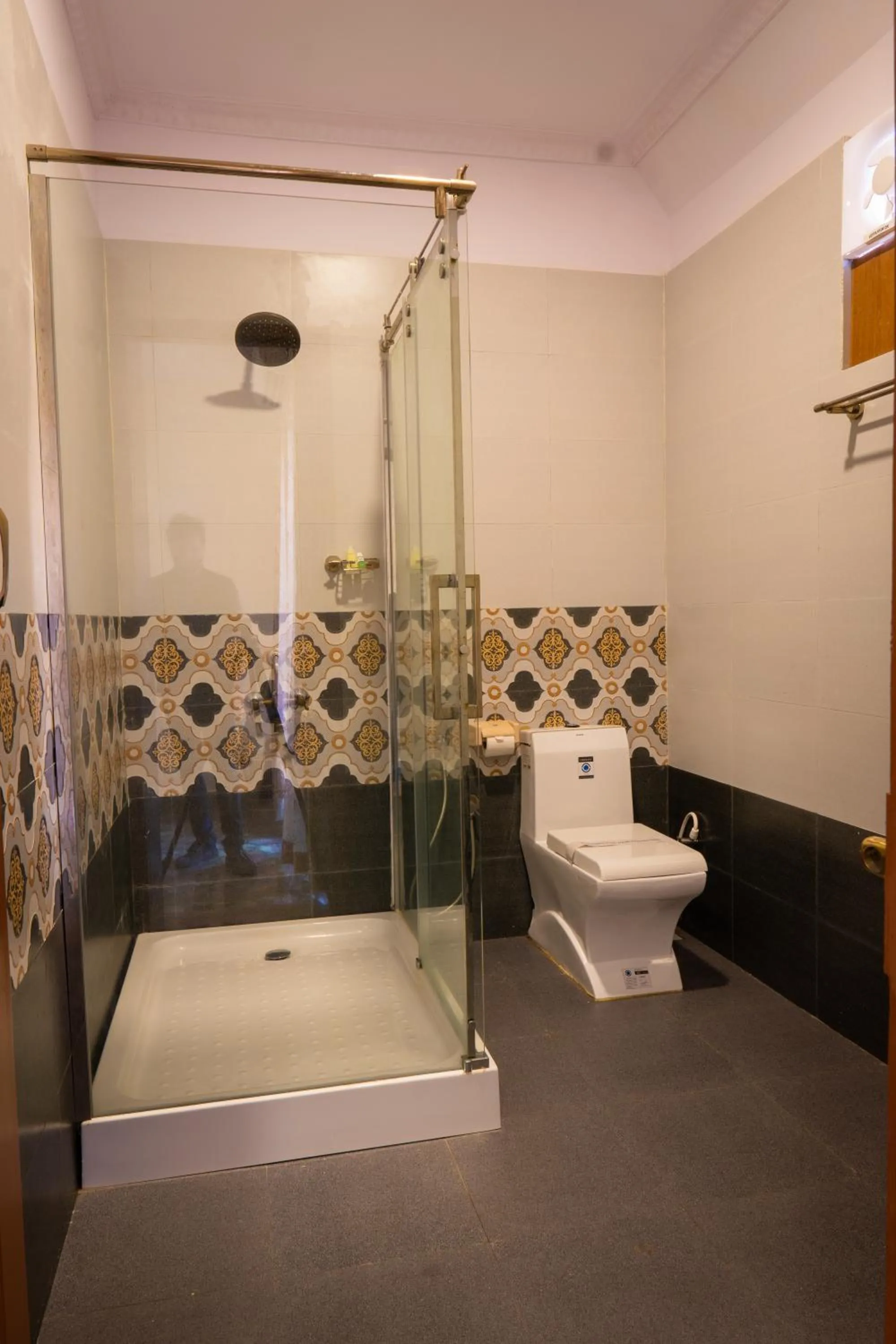 Shower in Alcove Resort Vagator