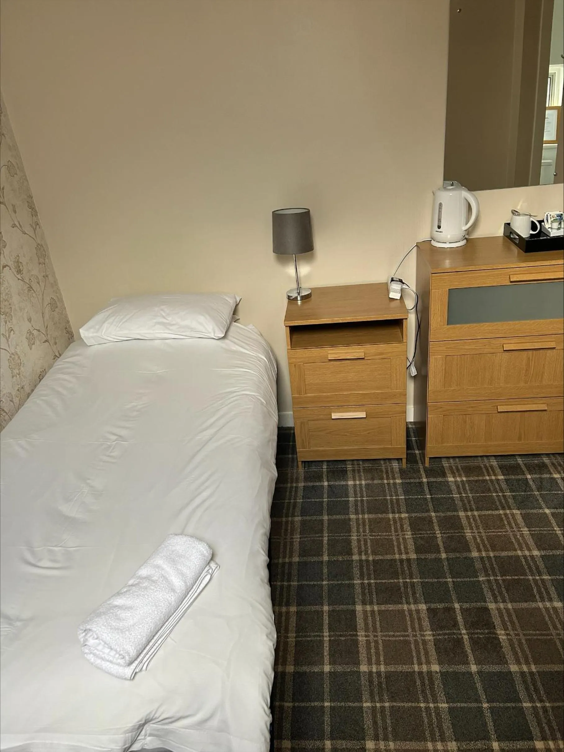 Bedroom, Bed in Whisky Capital Inn