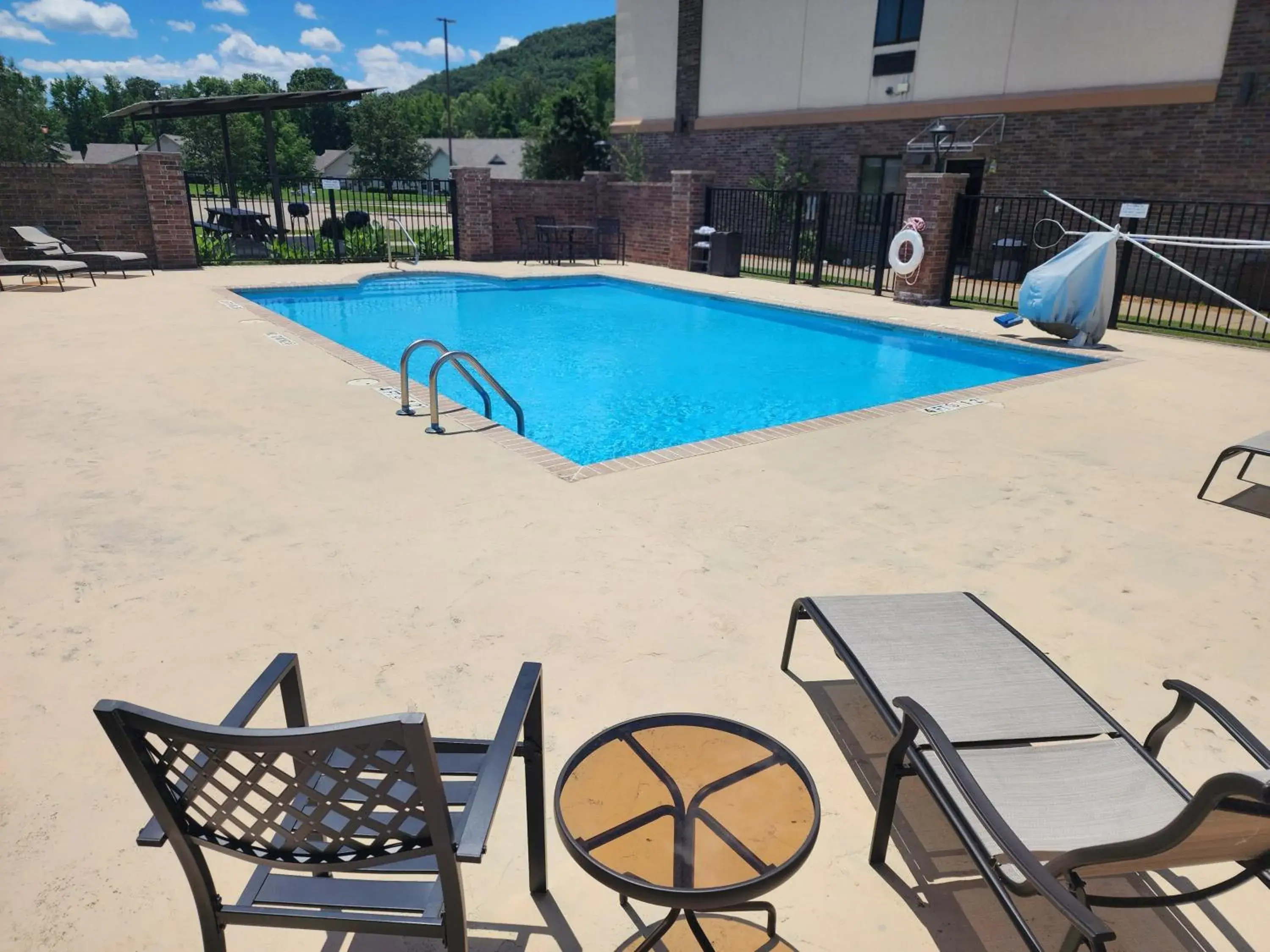 Swimming pool in Holiday Inn Express and Suites Heber Springs by IHG Swimming pool in Holiday Inn Express and Suites Heber Springs by IHG