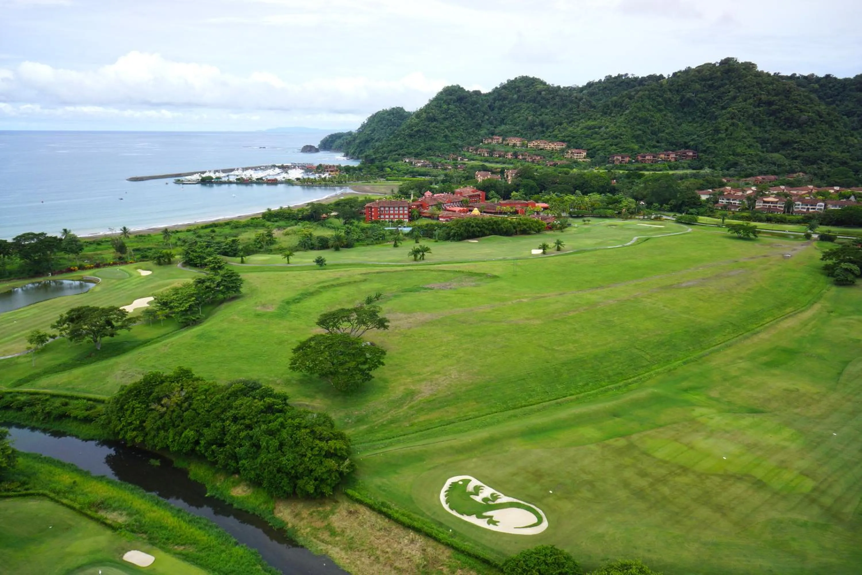 Natural landscape in HRG Condos at Los Sueños
