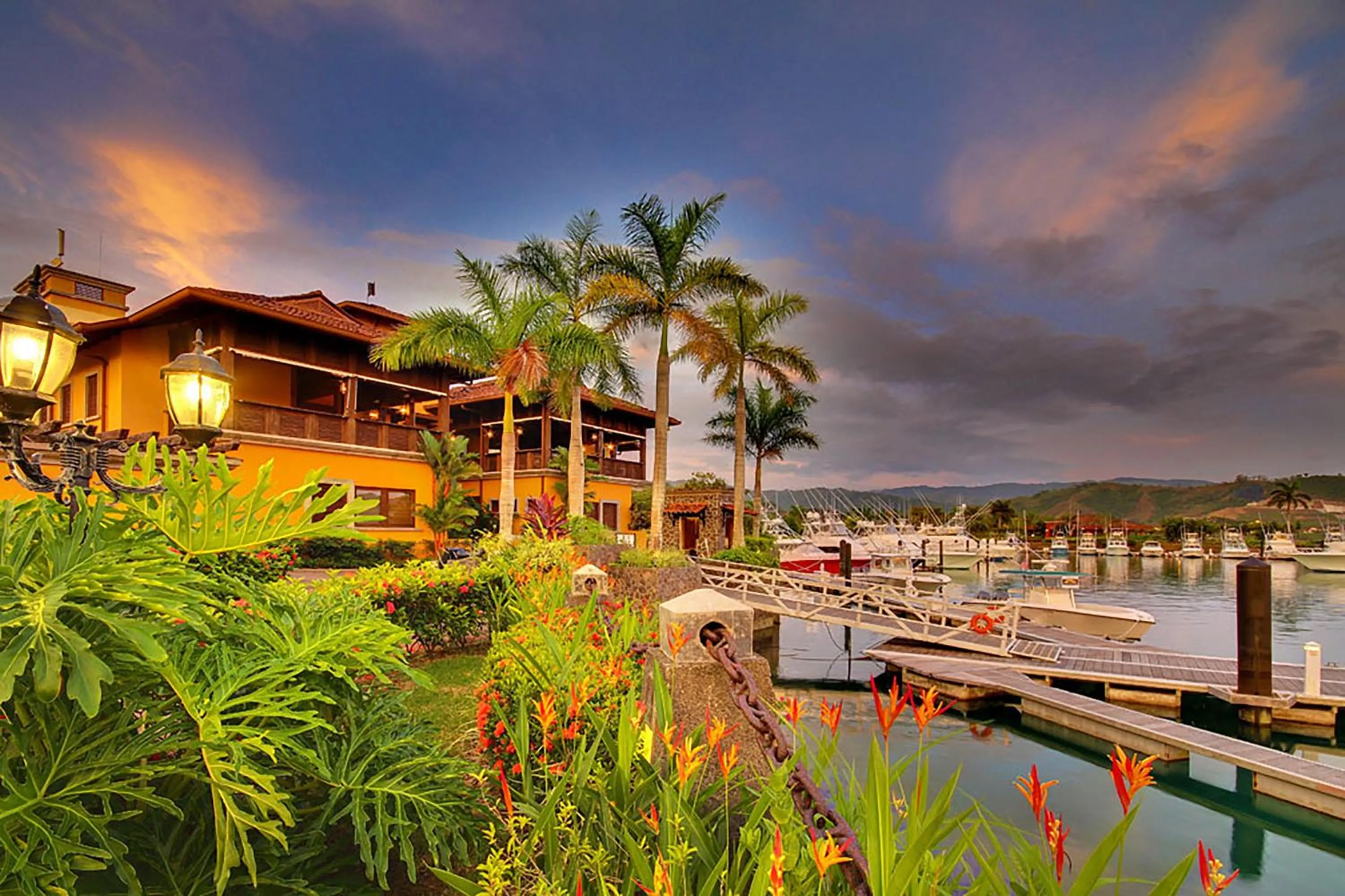 Restaurant/places to eat in HRG Condos at Los Sueños