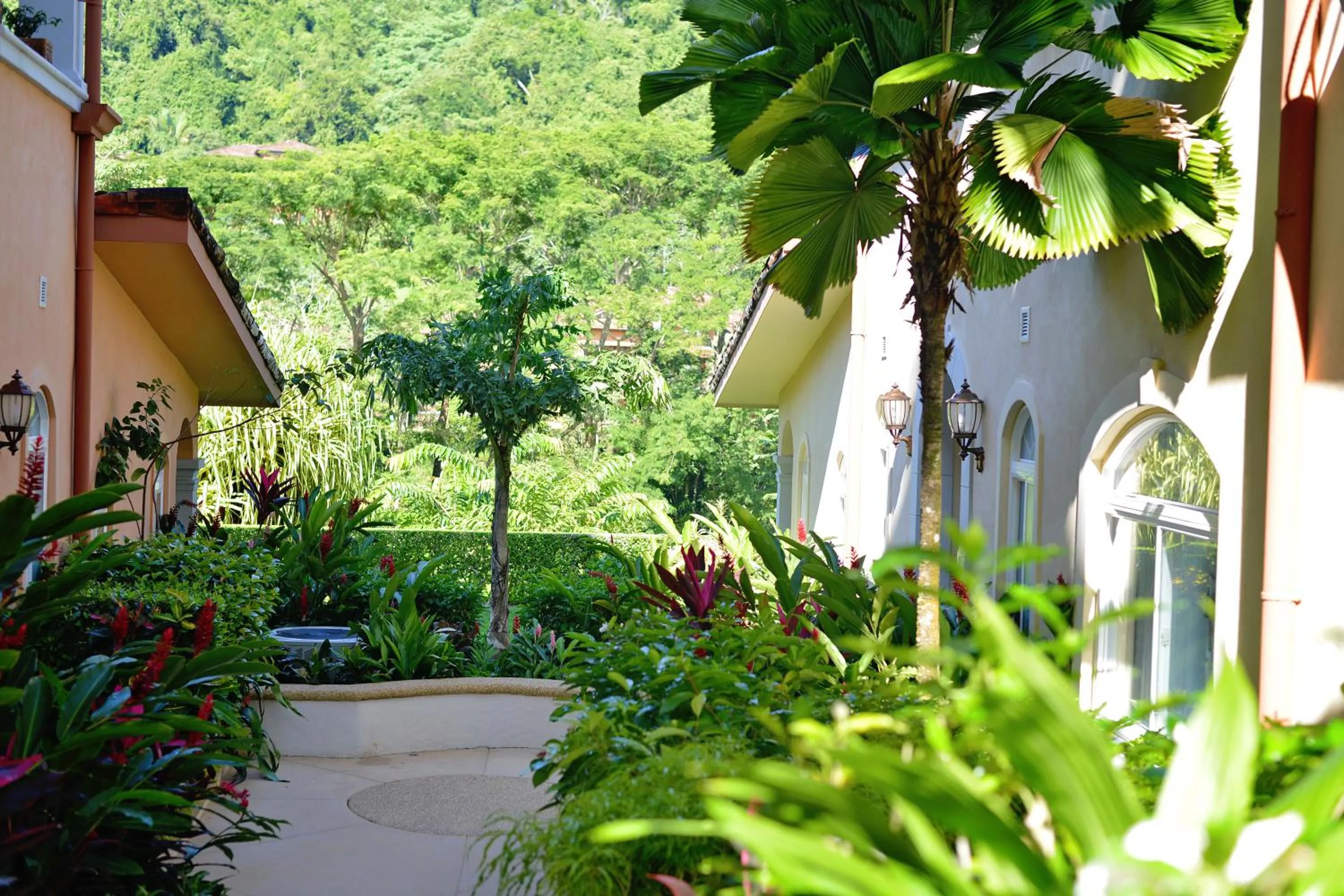 Facade/entrance in HRG Condos at Los Sueños