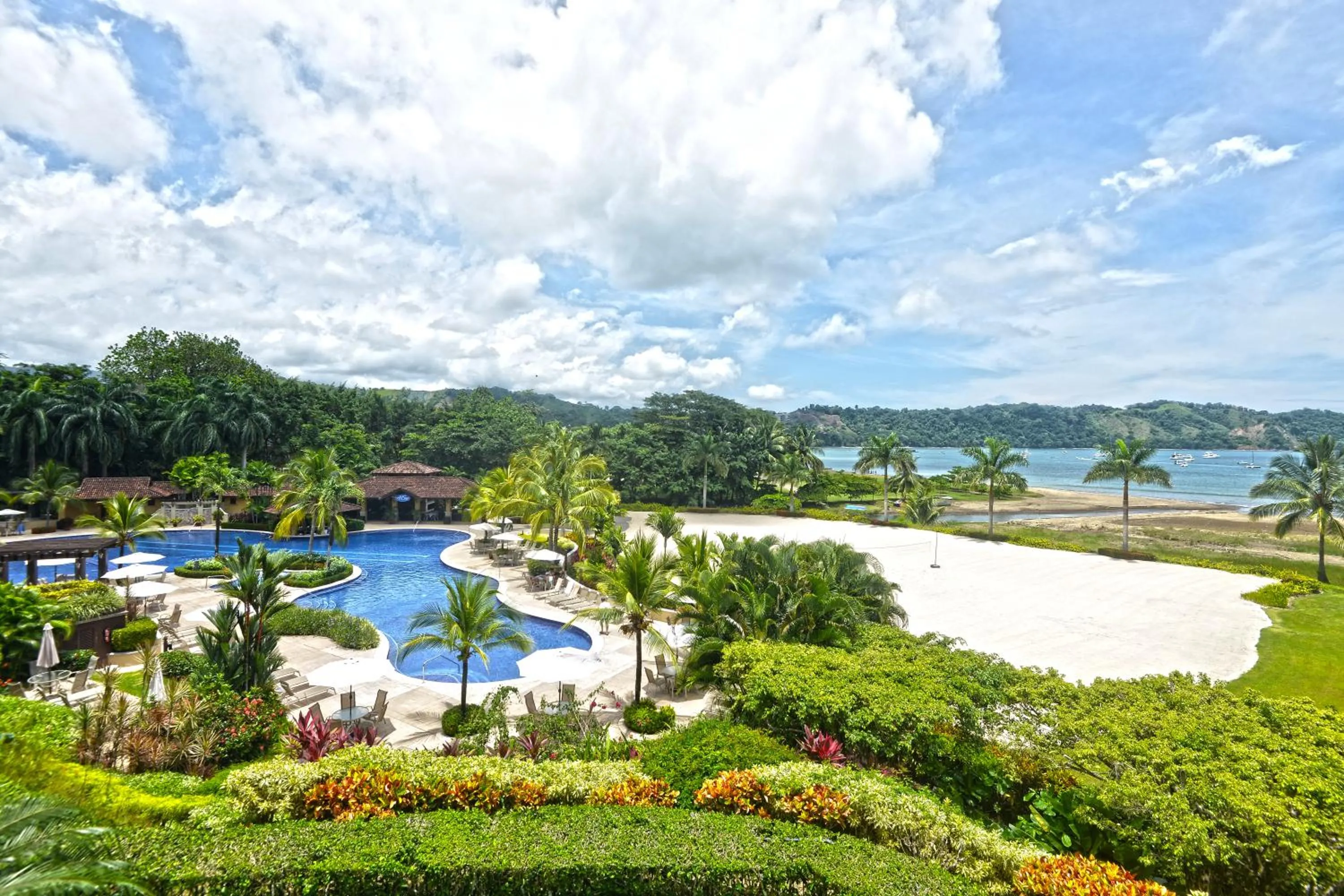 Restaurant/places to eat in HRG Condos at Los Sueños