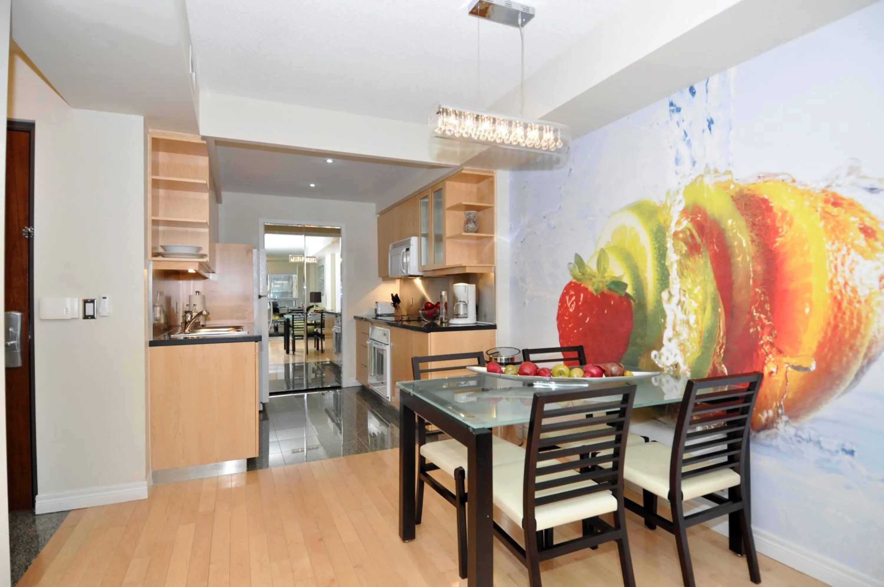 Photo of the whole room in Yonge Suites Apart Hotel