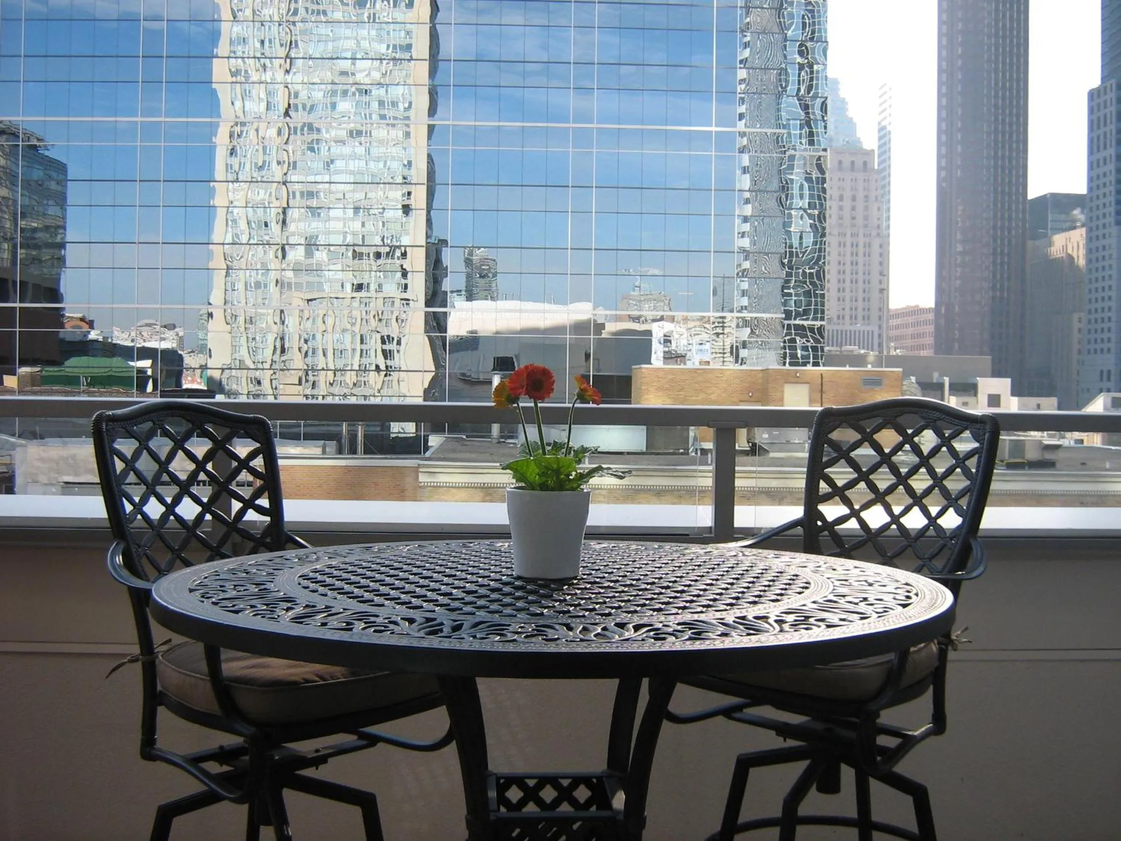 Balcony/Terrace in Yonge Suites Apart Hotel