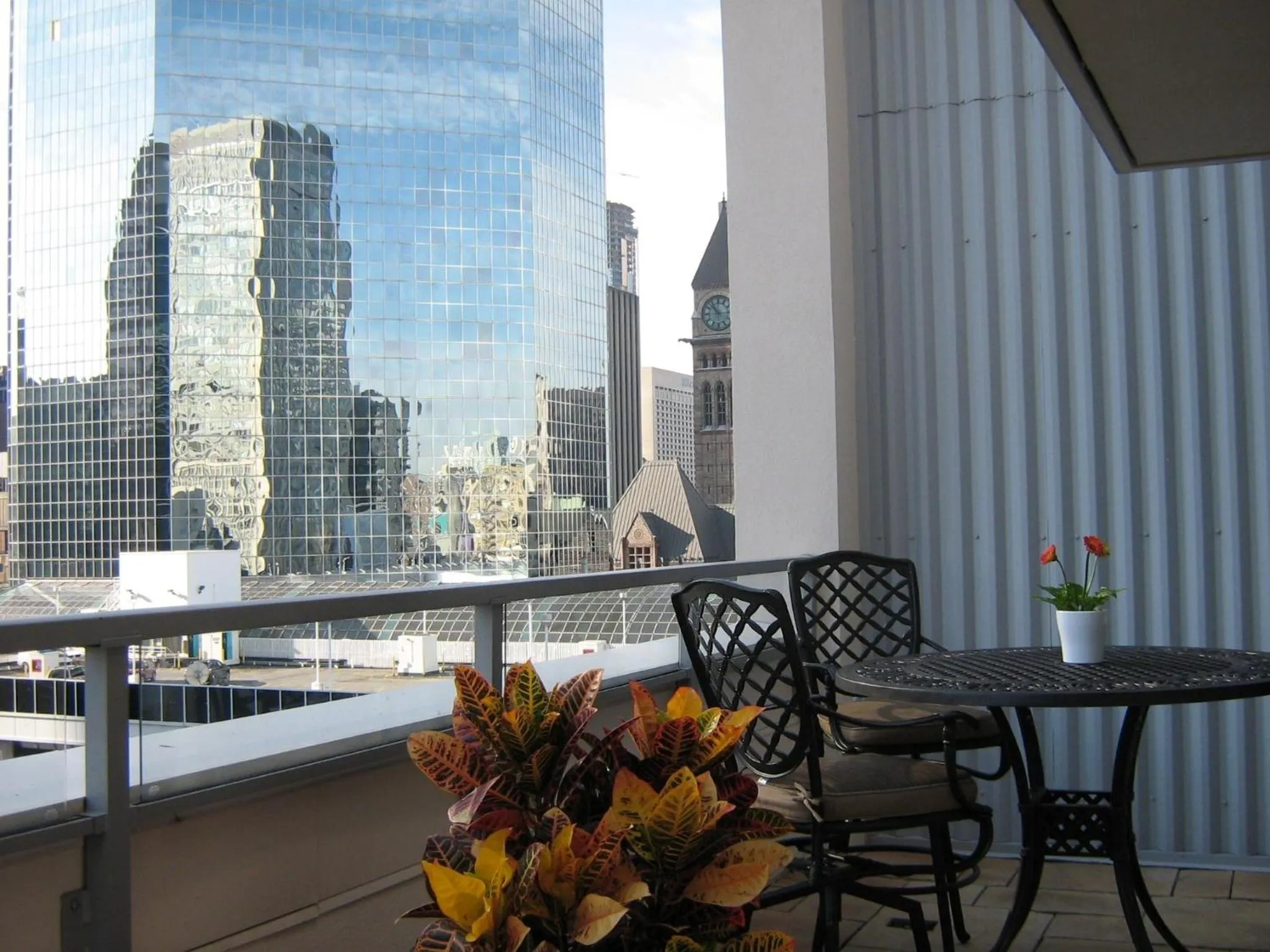 Balcony/Terrace in Yonge Suites Apart Hotel