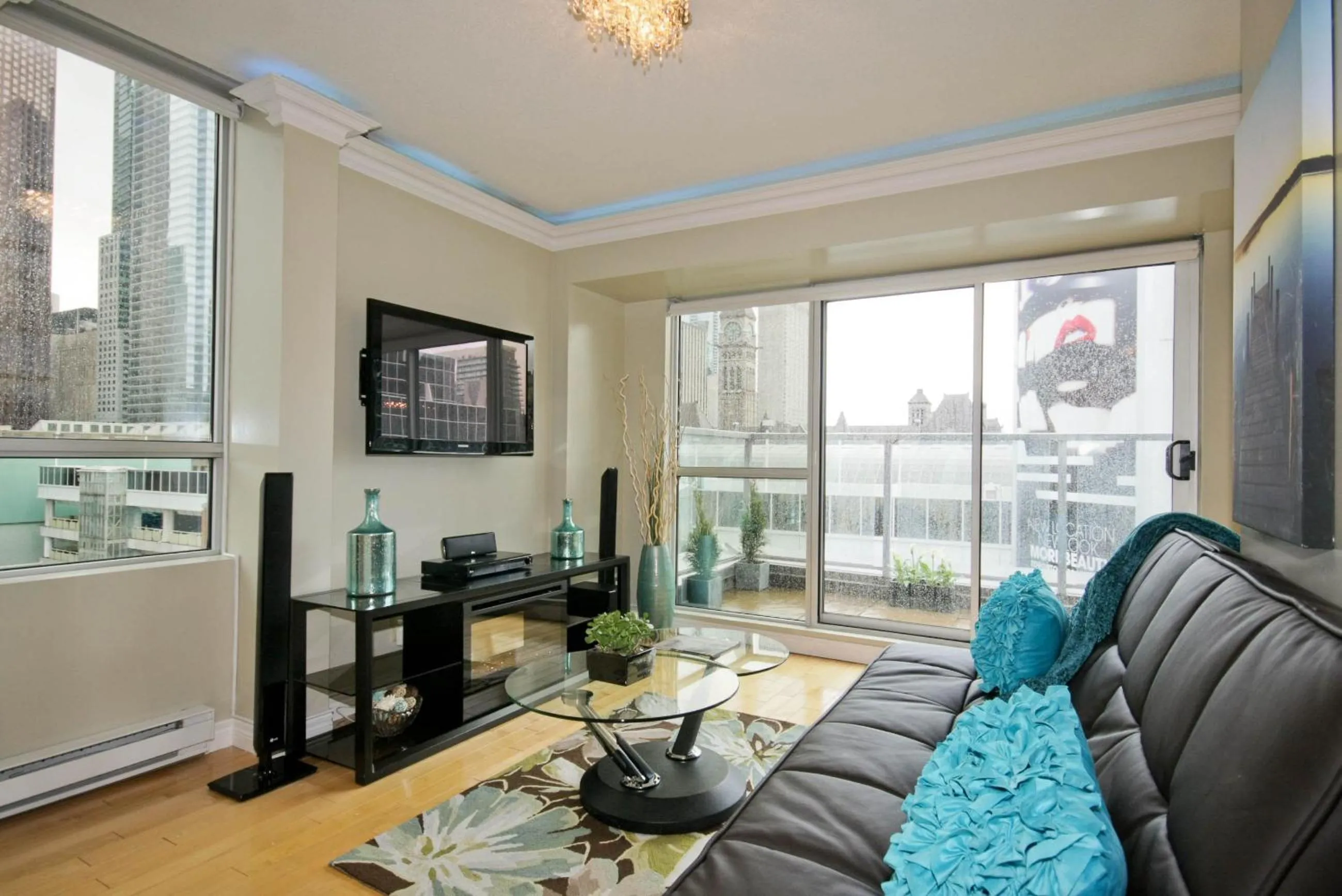 Balcony/Terrace in Yonge Suites Apart Hotel