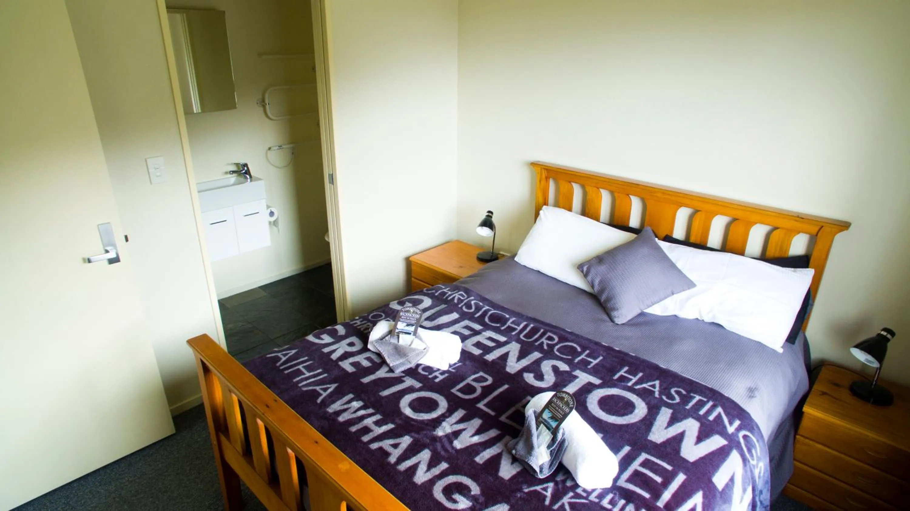 Bed in Tombstone Motel, Lodge & Backpackers