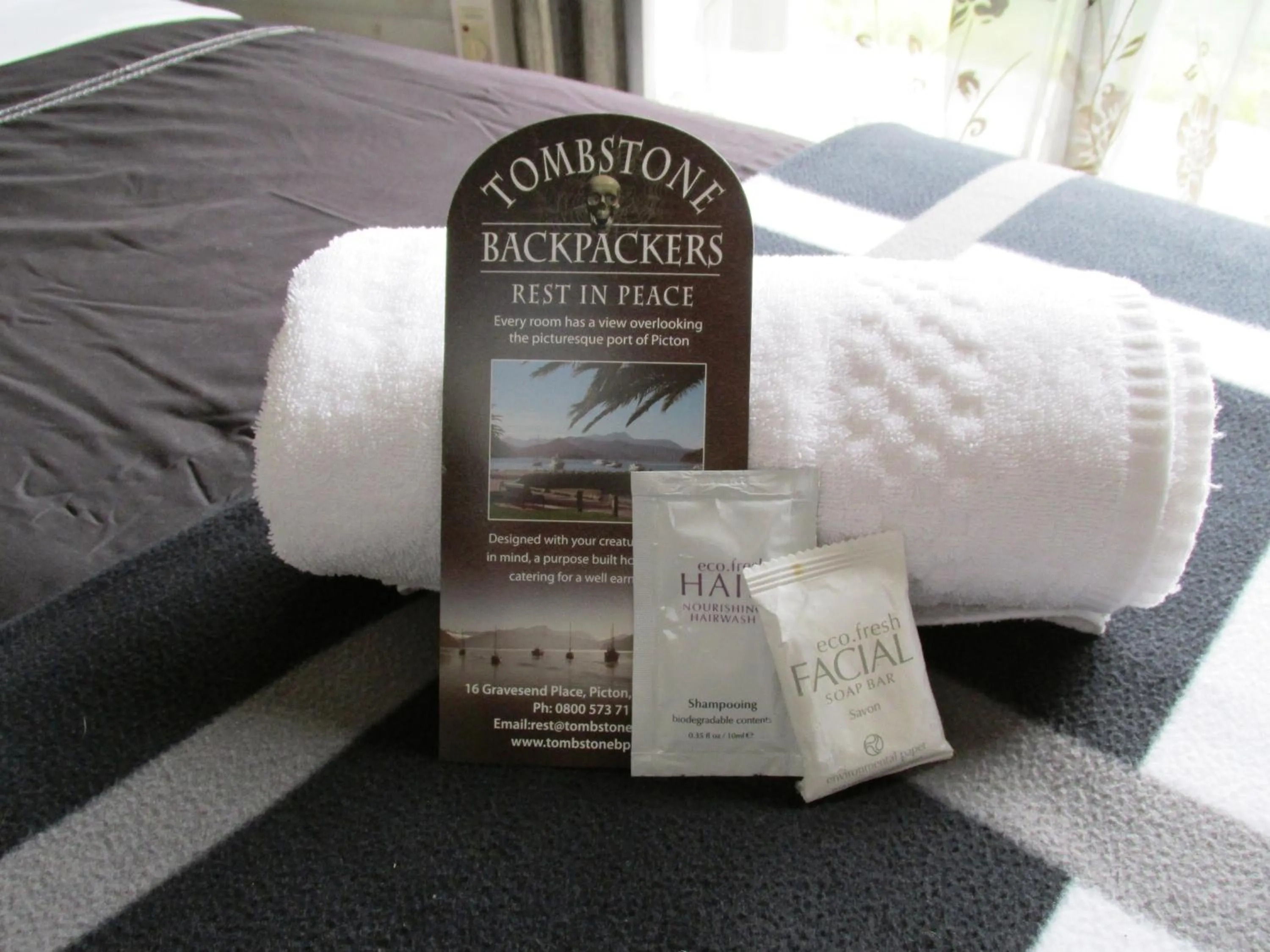 Logo/Certificate/Sign, Bed in Tombstone Motel, Lodge & Backpackers