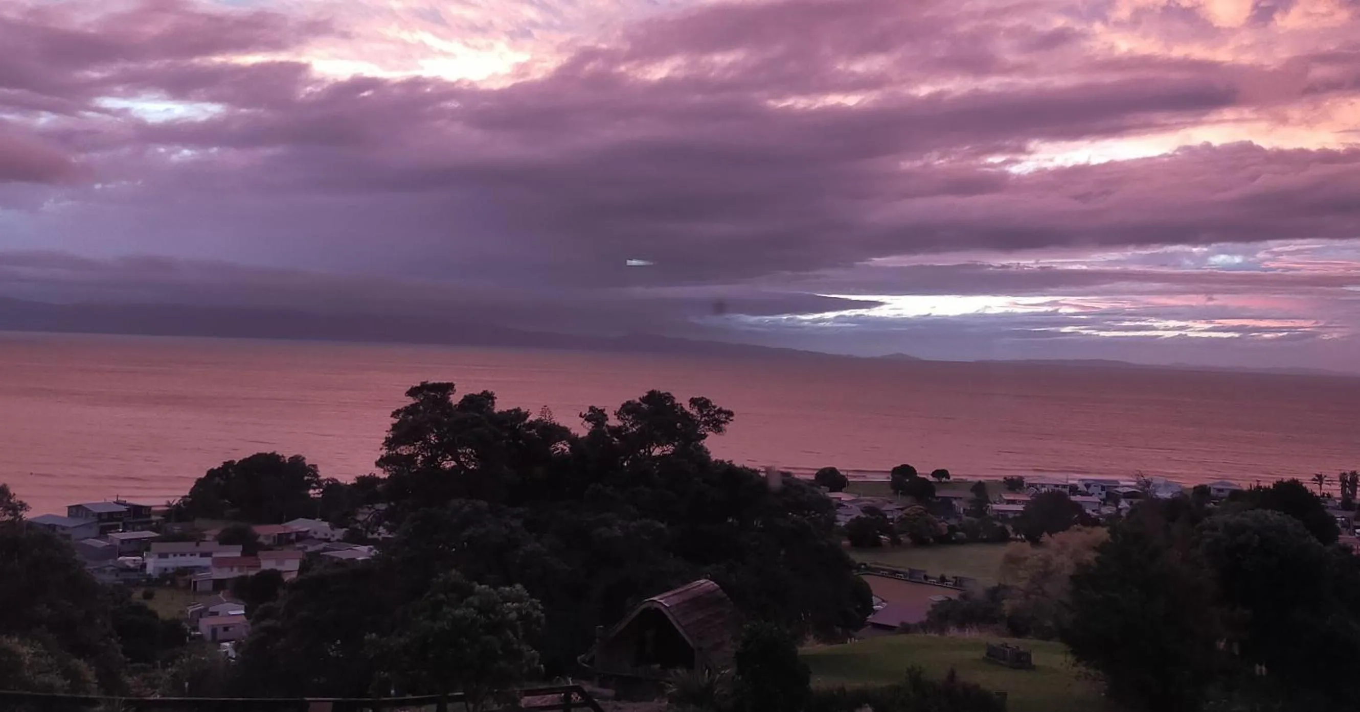 Sunset in Te Aputa Lodge formerly La Casa Te Puru Lodge