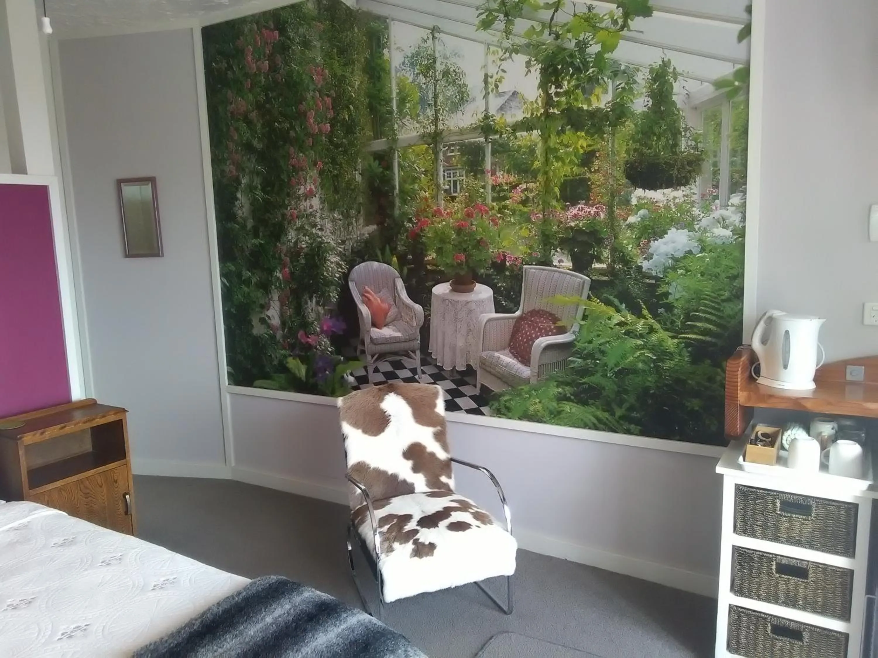 Photo of the whole room, Bed in Te Aputa Lodge formerly La Casa Te Puru Lodge