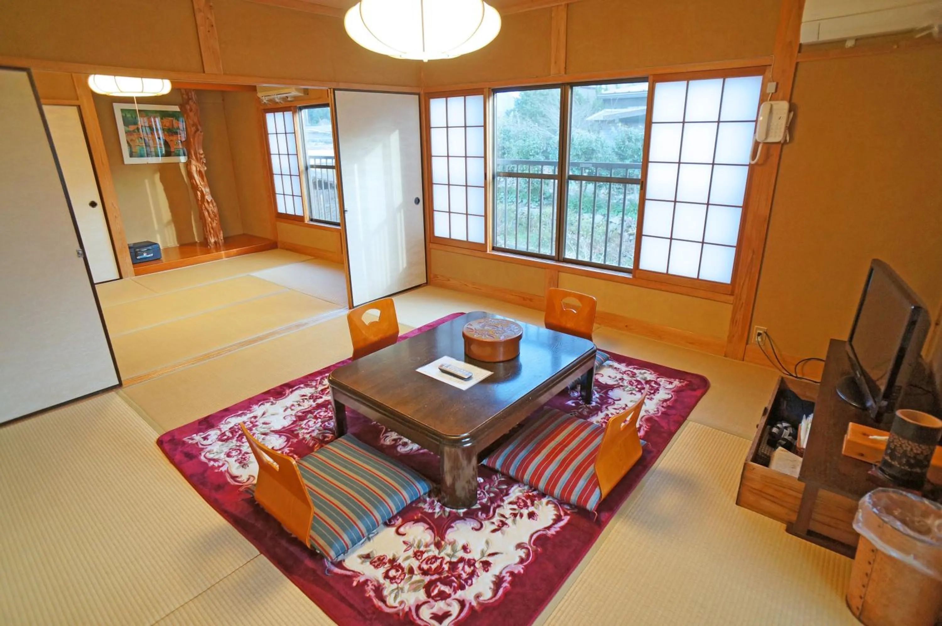 Photo of the whole room in Yufunoyado Kifu