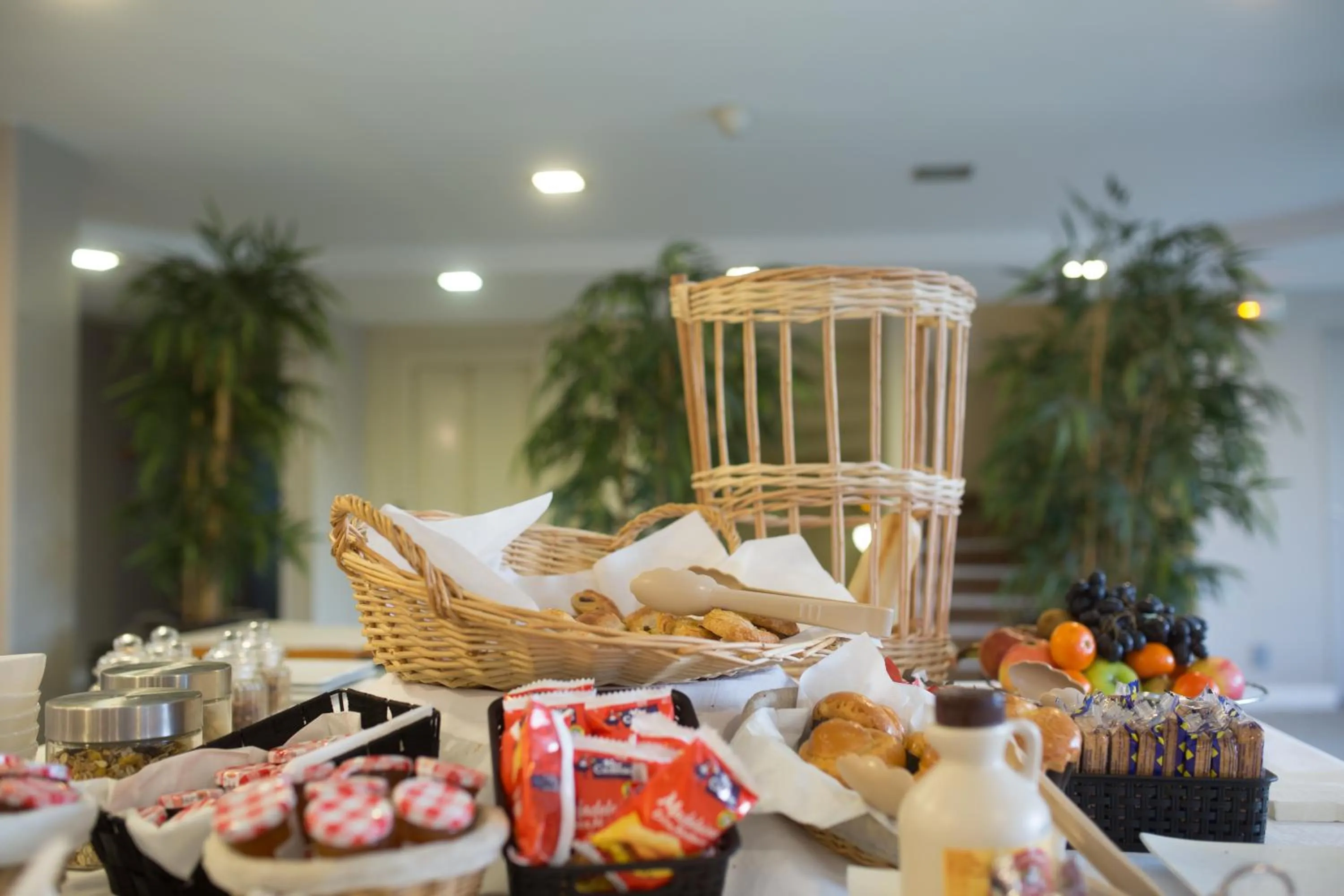 Continental breakfast in Golf Hotel de Mont Griffon