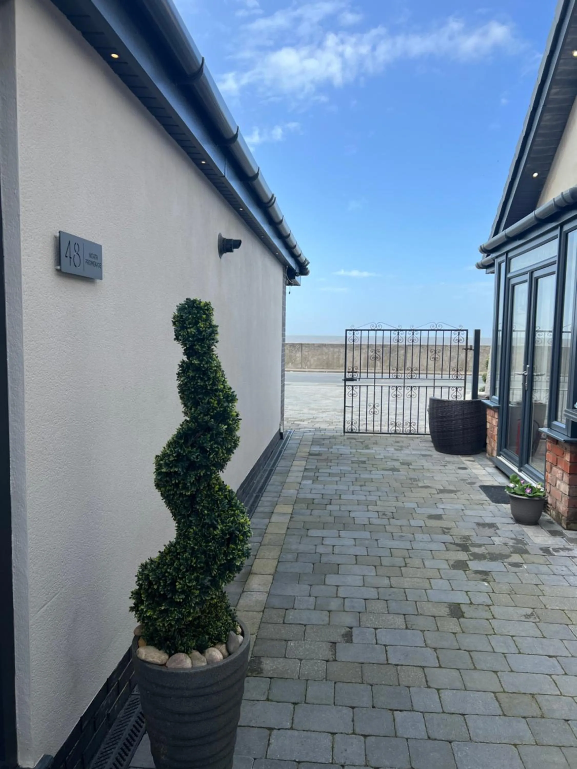 Beach Pad - ground floor - pet friendly