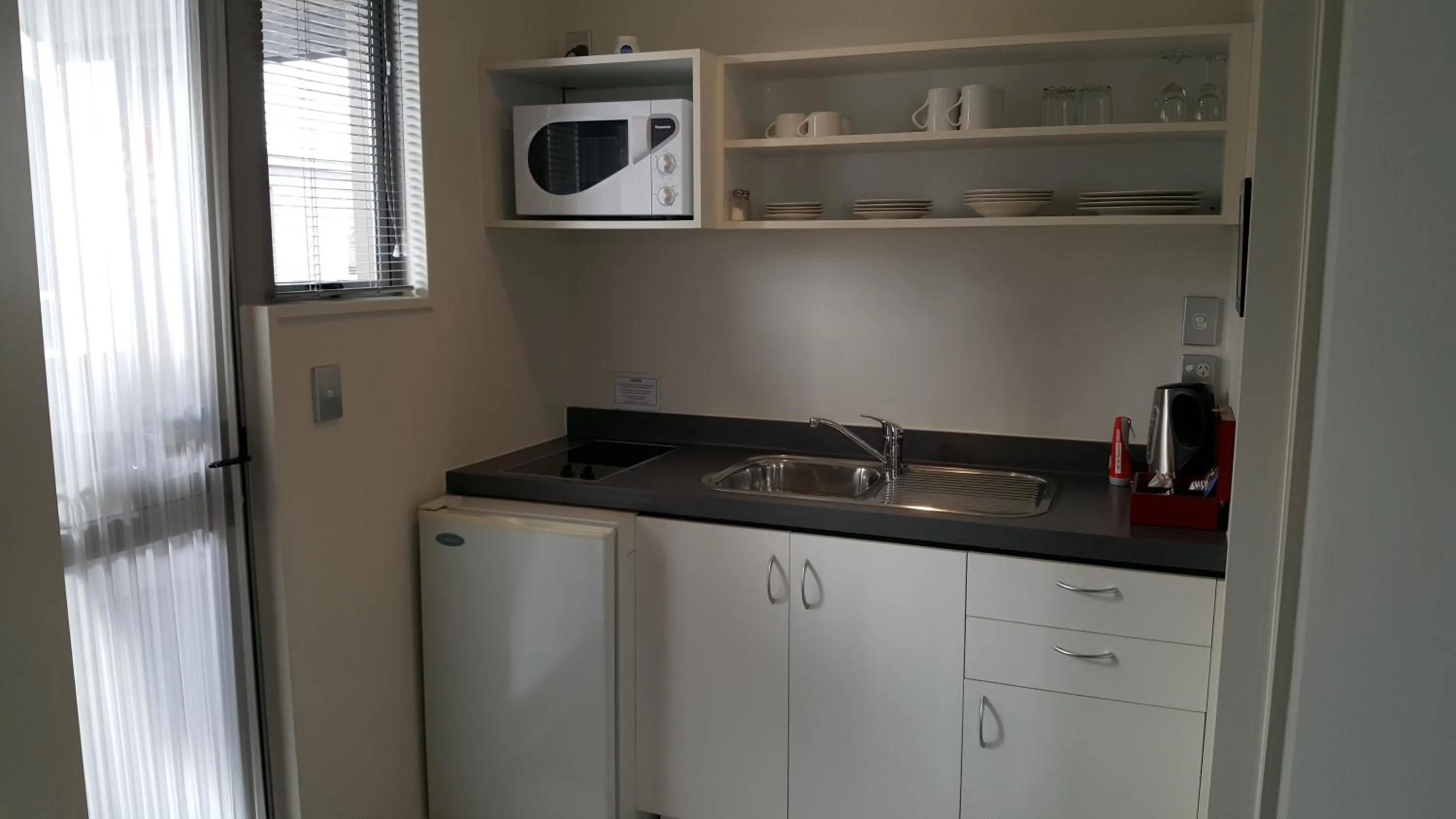 Kitchen or kitchenette in FYFFE on Riccarton