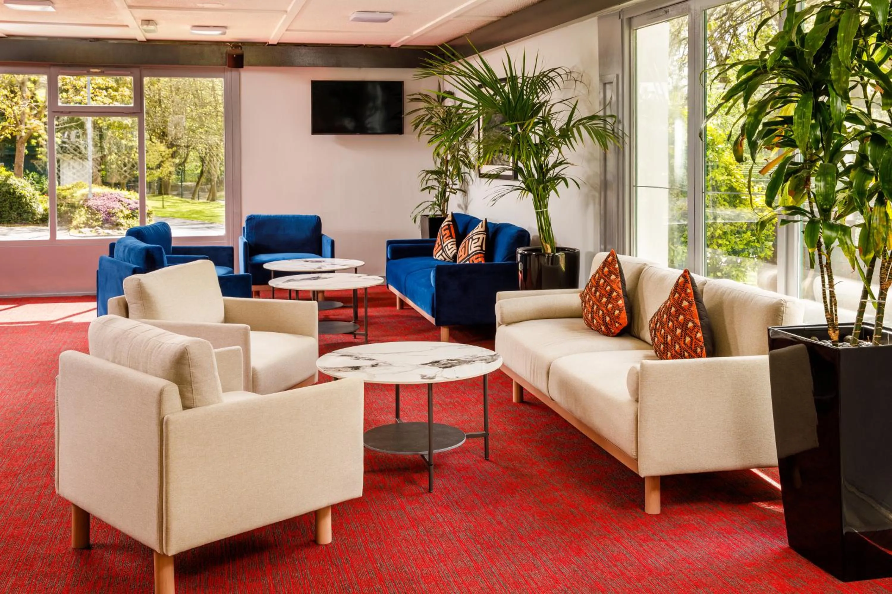 Lounge or bar in ibis Coventry South