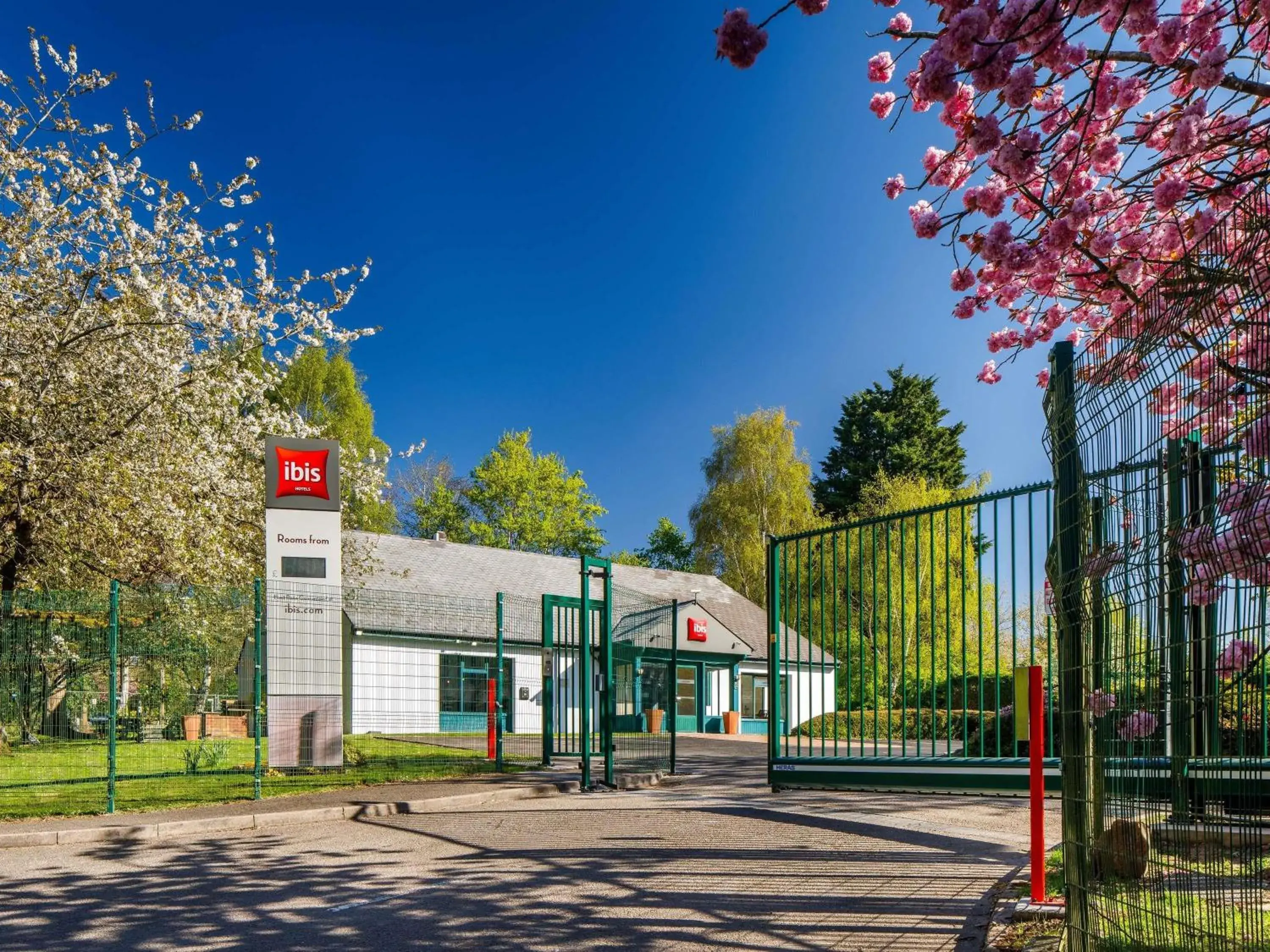 Property building in ibis Coventry South Property building in ibis Coventry South