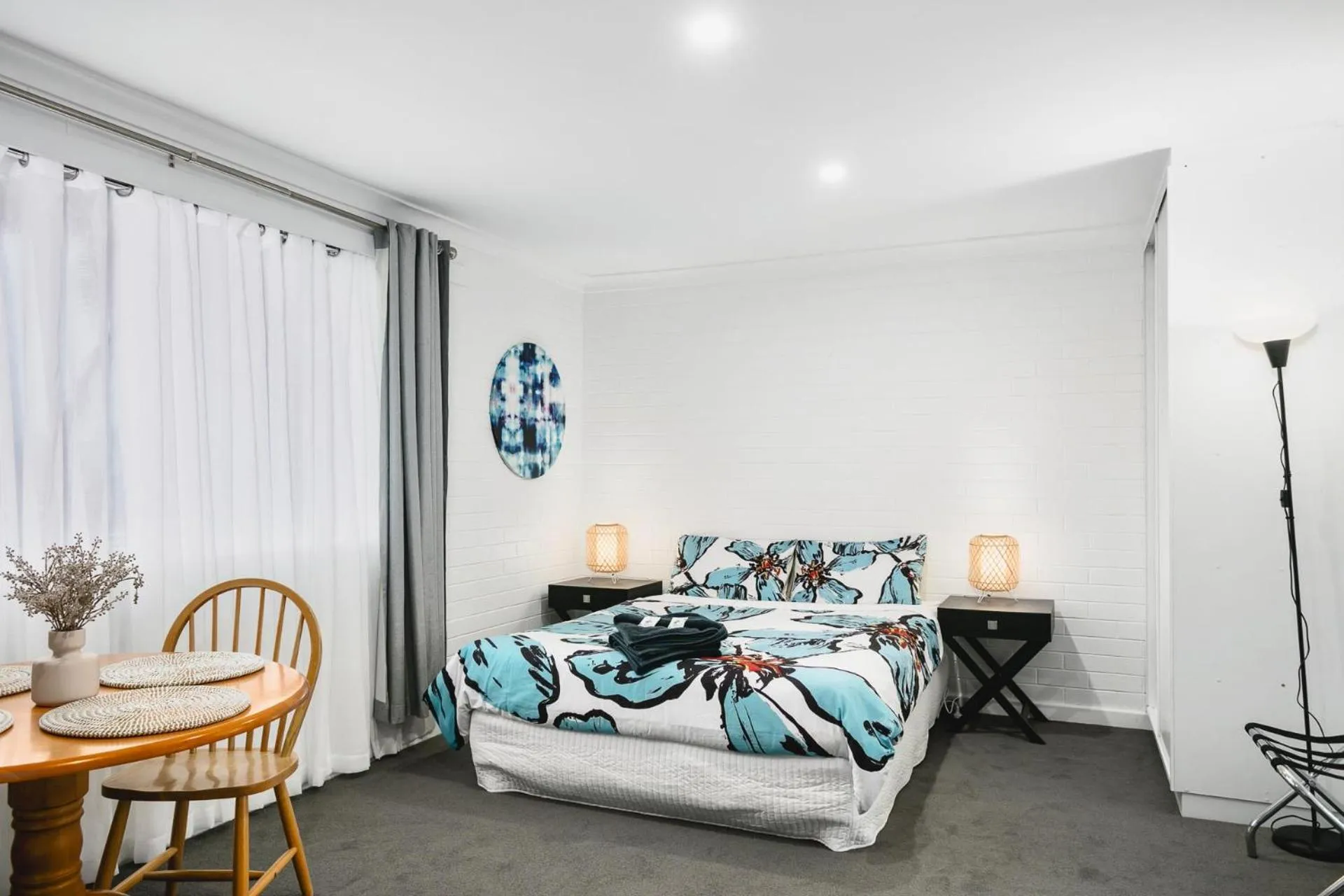 Bedroom, Bed in Malibu Apartments - Perth