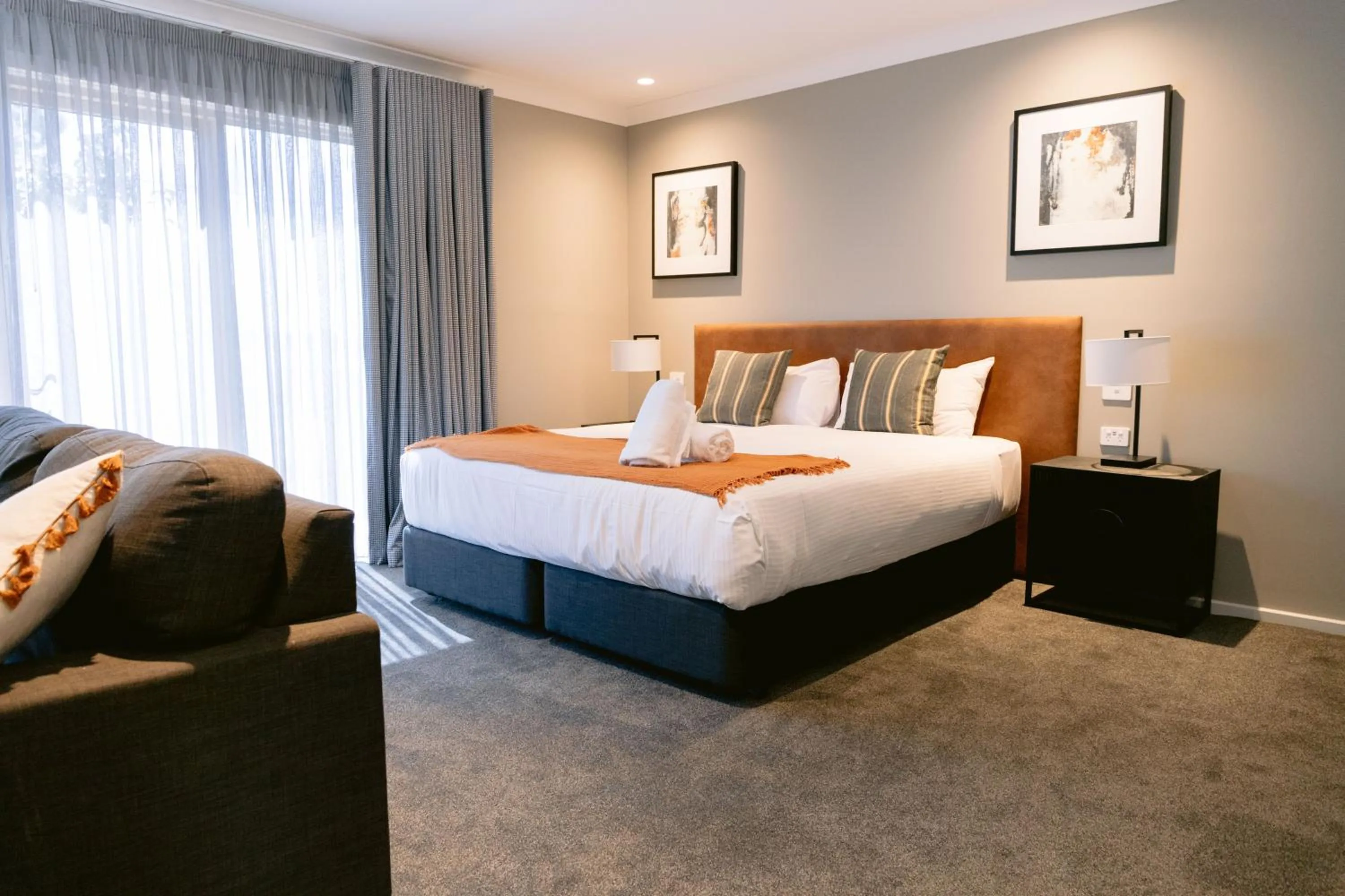 Bed in Wagga RSL Club Motel