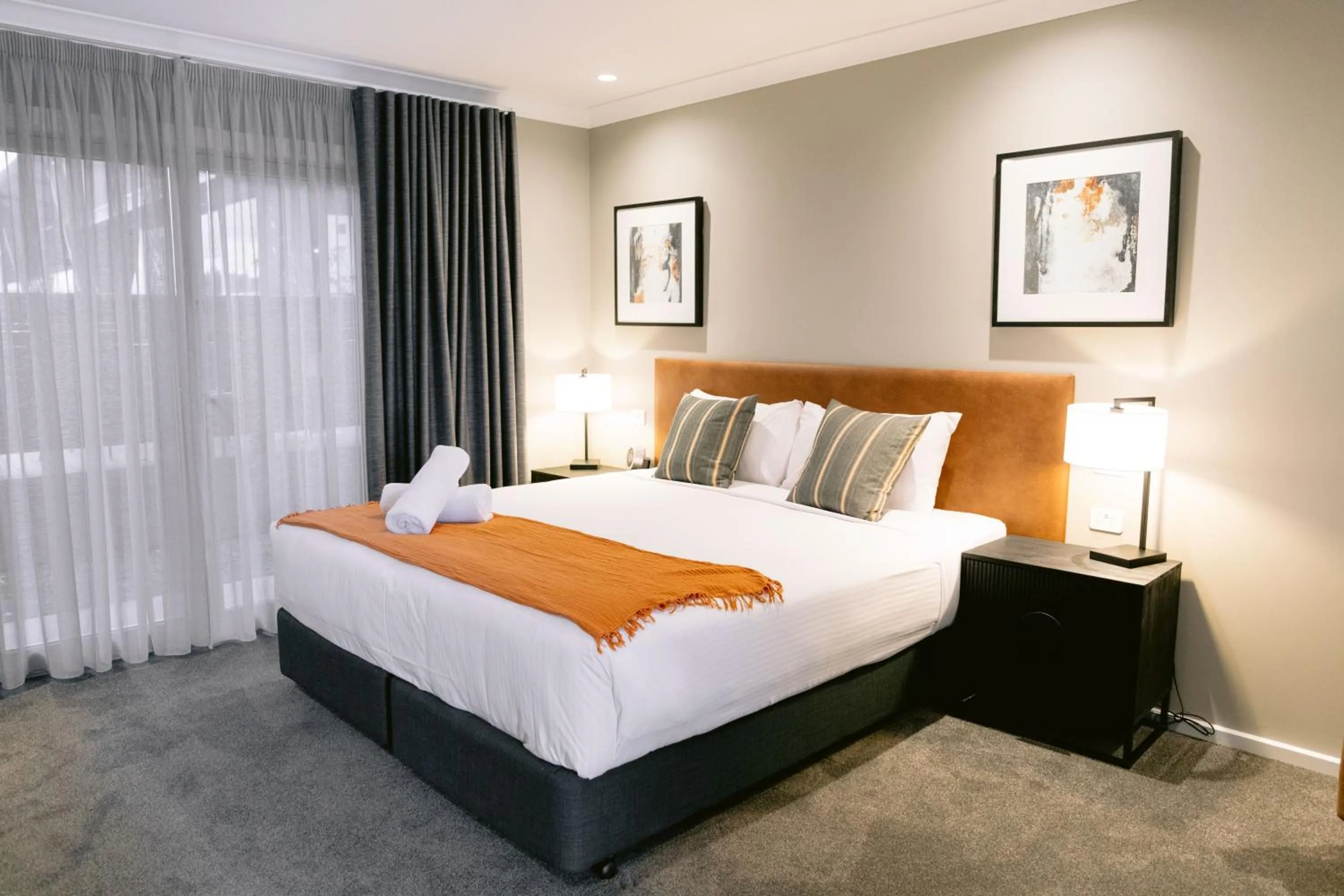 Bed in Wagga RSL Club Motel