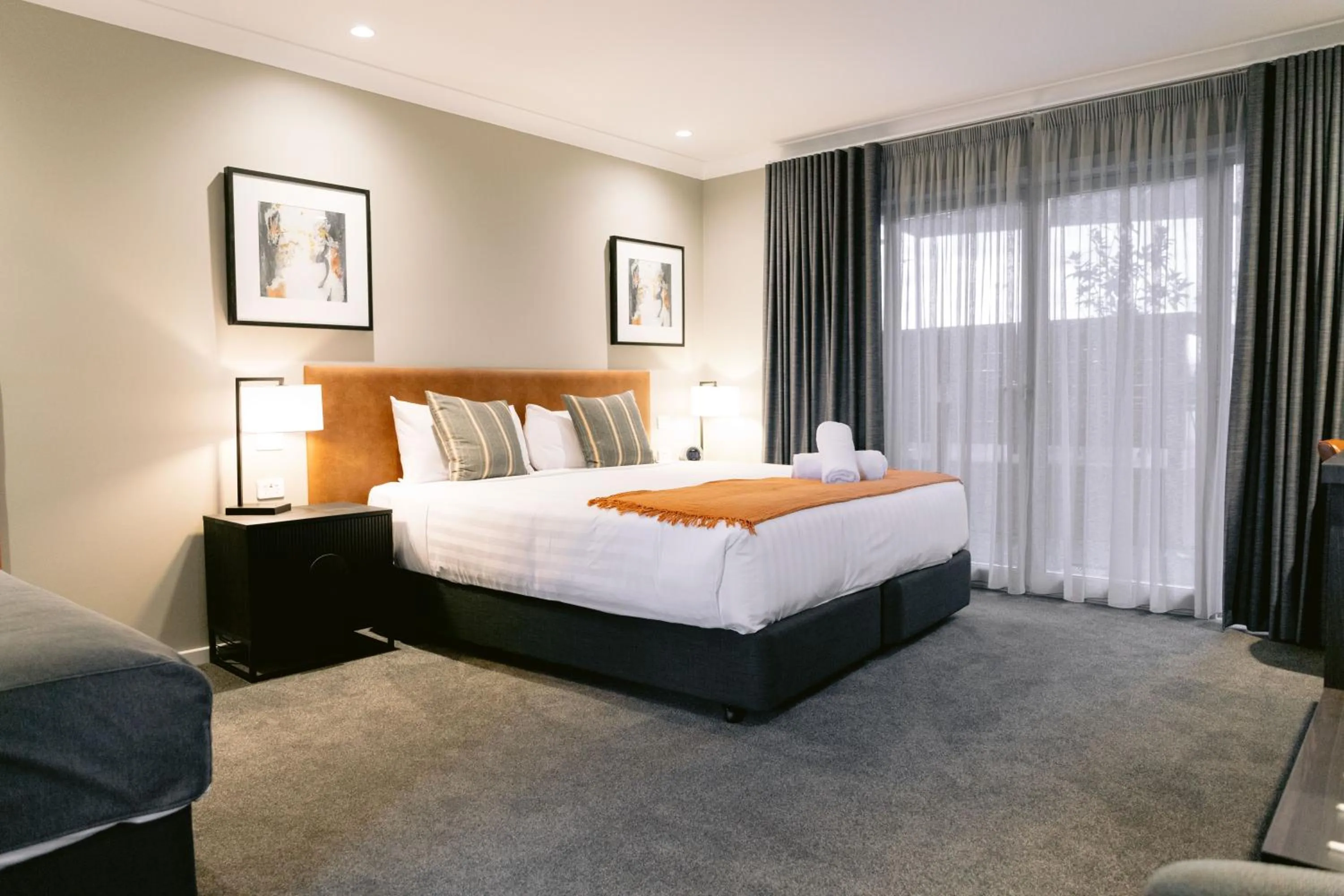 Bed in Wagga RSL Club Motel