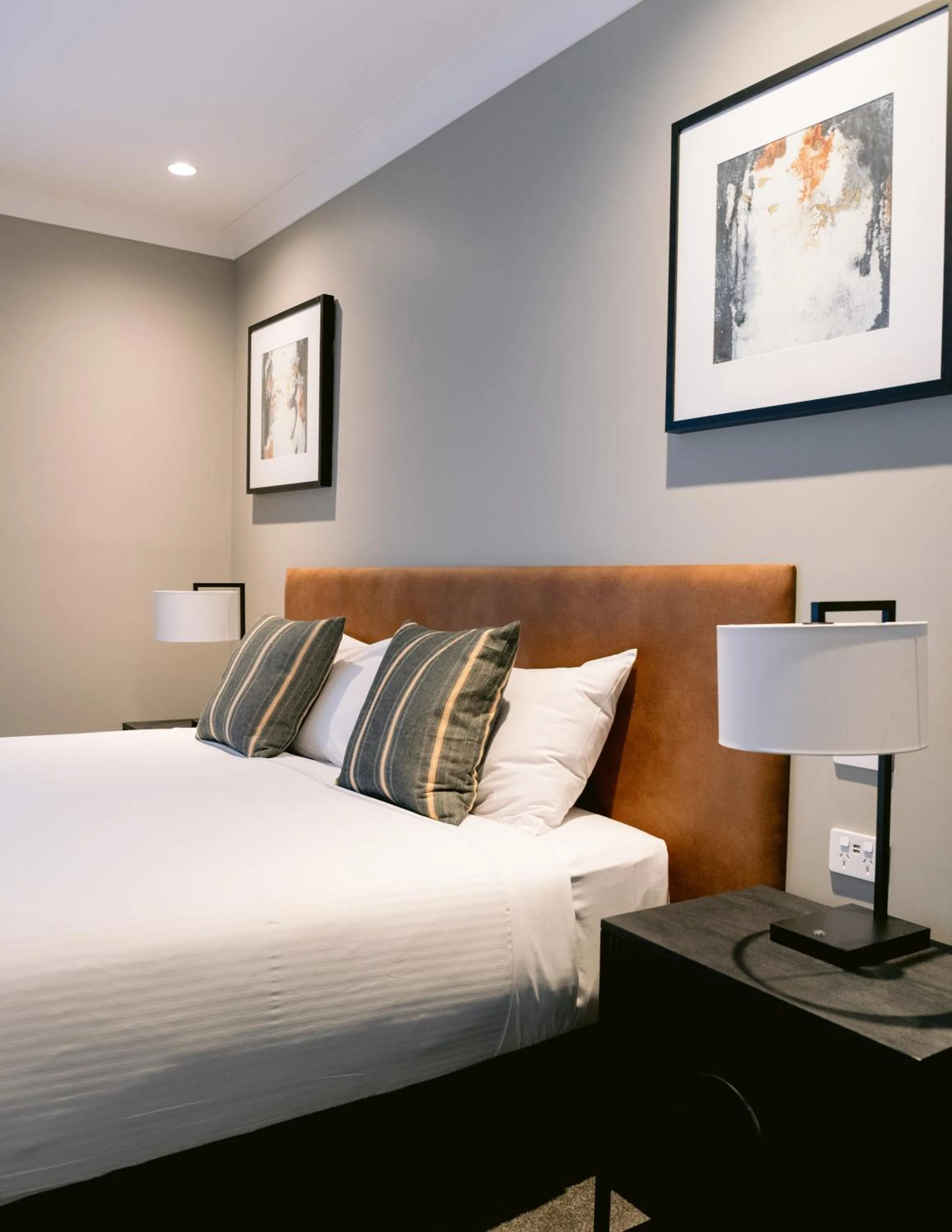 Bed in Wagga RSL Club Motel