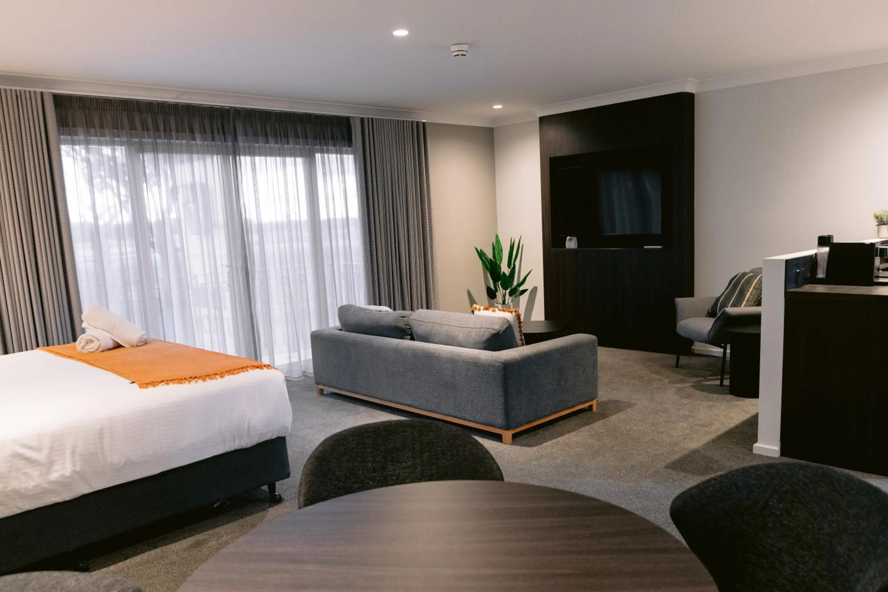 Bed in Wagga RSL Club Motel