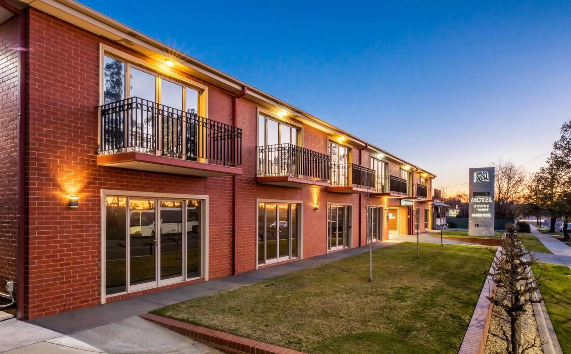 Property building in Wagga RSL Club Motel