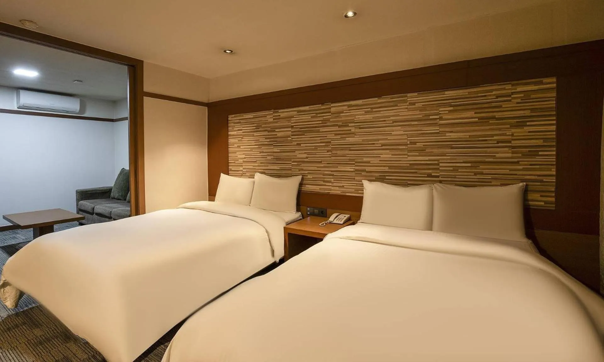 Bed in Incheon Airport Hotel Zeumes