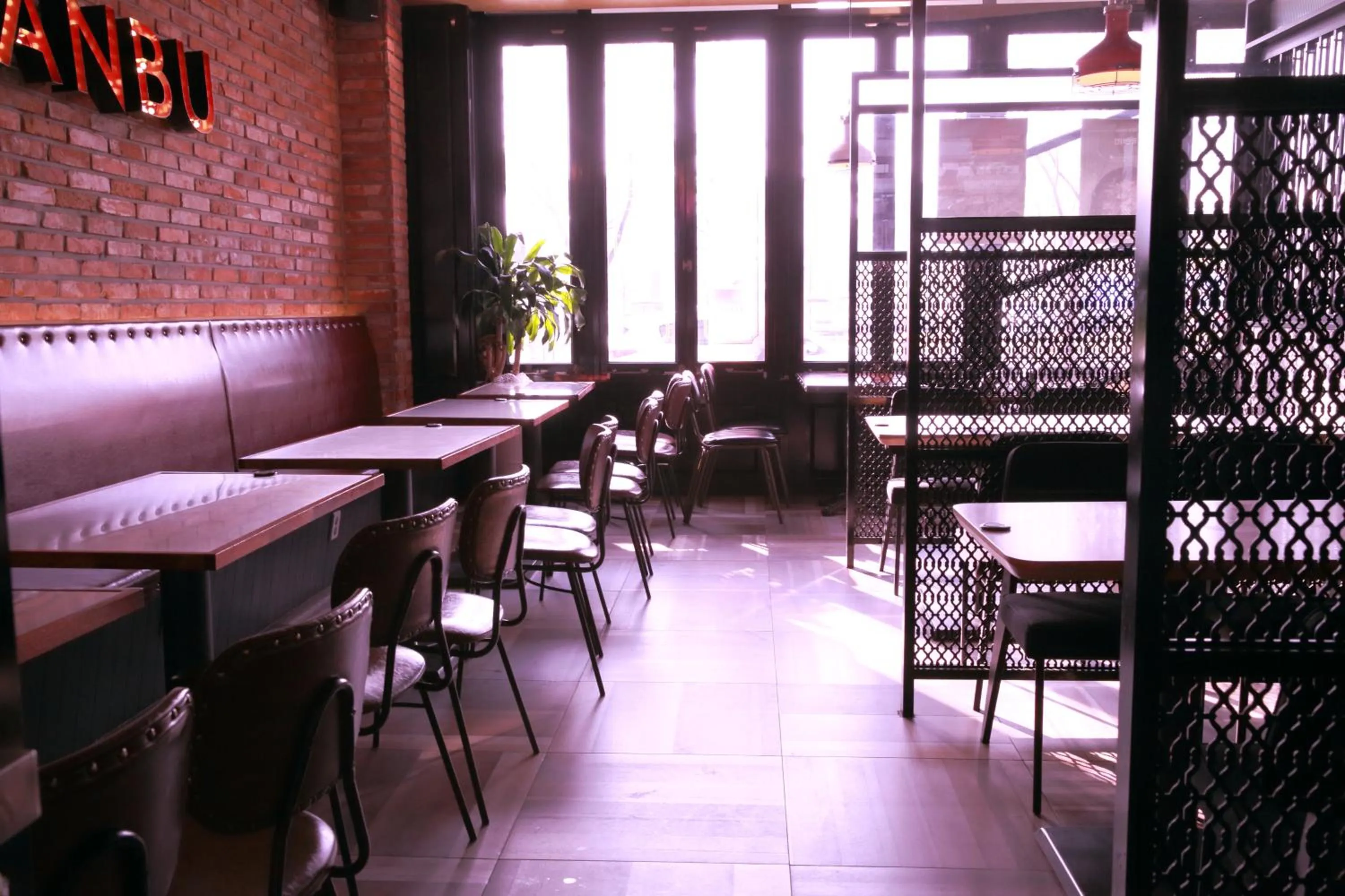 Dining area in Incheon Airport Hotel Zeumes