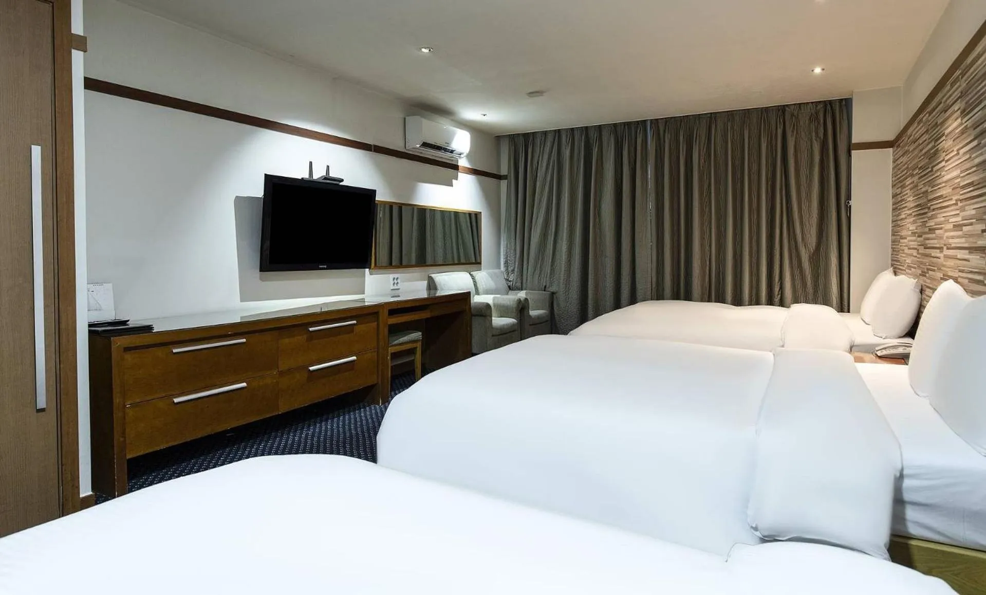 Bed in Incheon Airport Hotel Zeumes