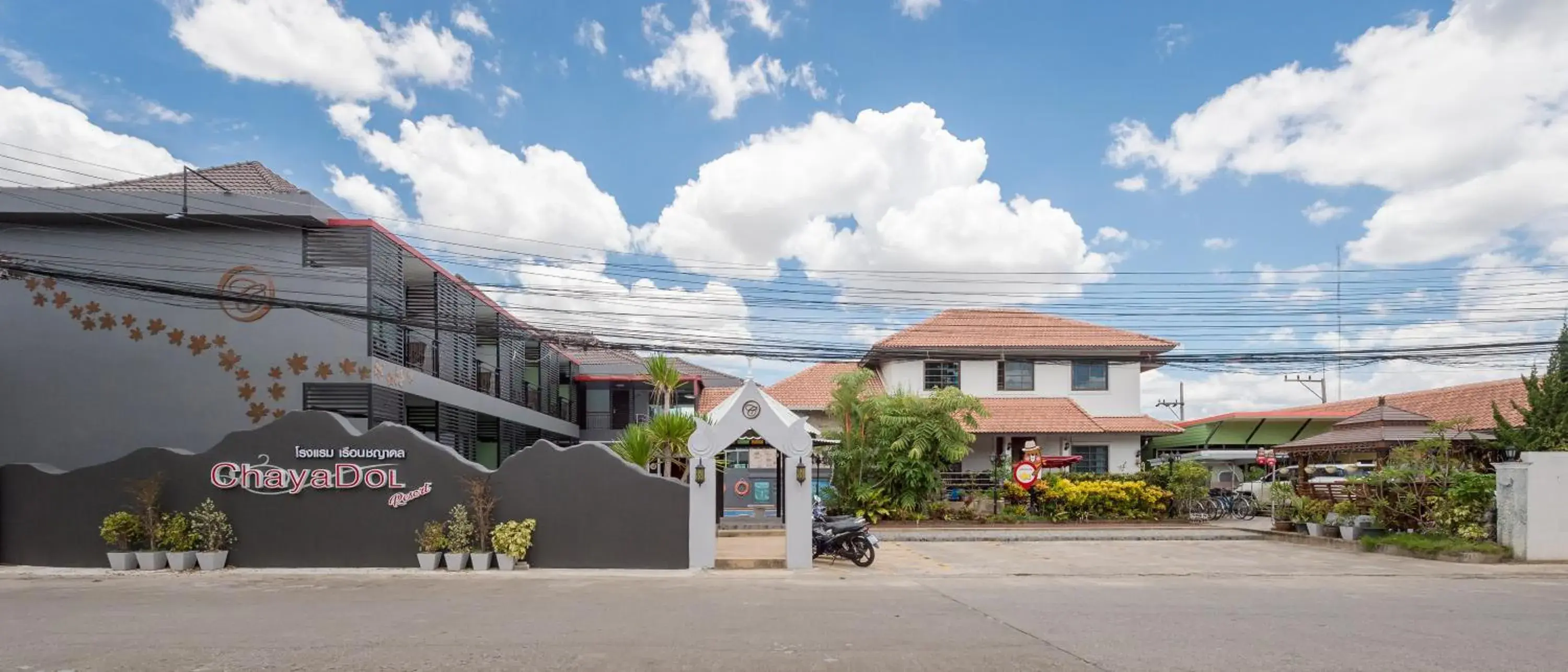 Property building in Chayadol Resort - SHA Extra Plus Property building in Chayadol Resort - SHA Extra Plus