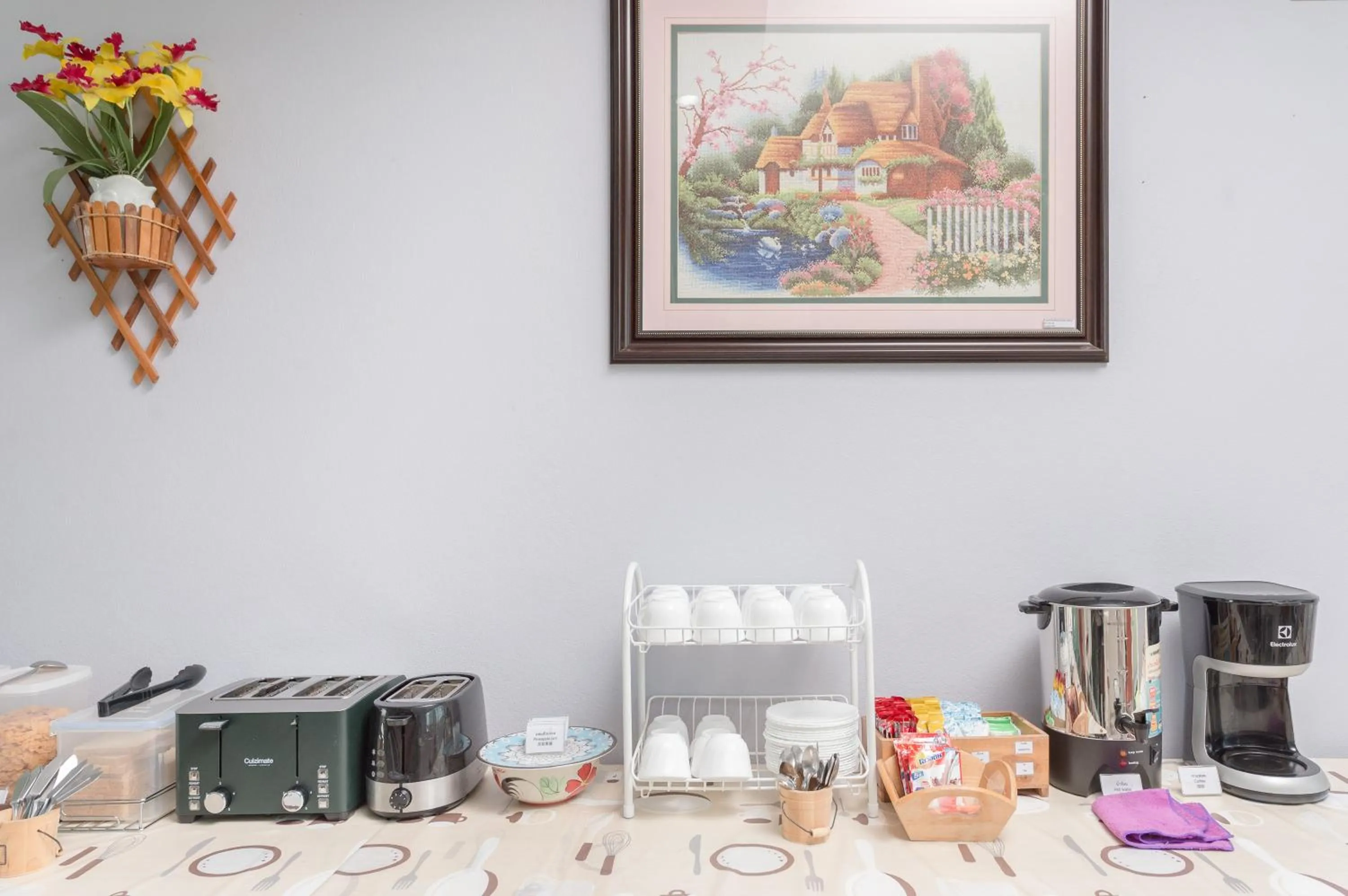 Coffee/tea facilities in Chayadol Resort - SHA Extra Plus