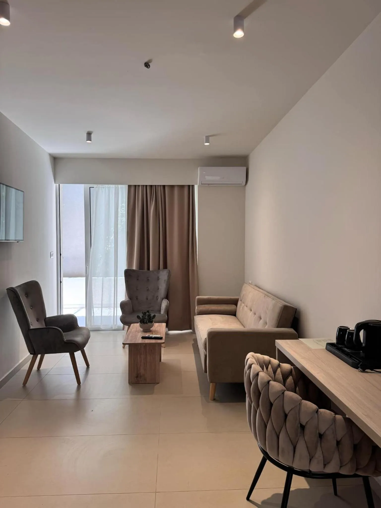 TV and multimedia in Golden Coast Beachfront Resort