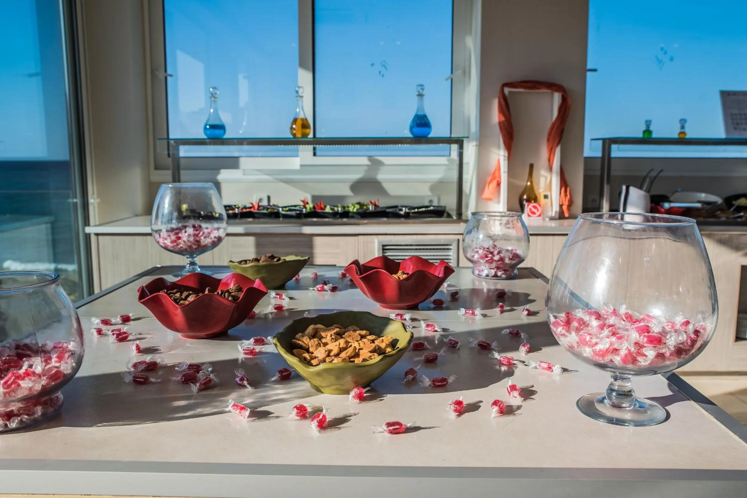 Food and drinks in Golden Coast Beachfront Resort