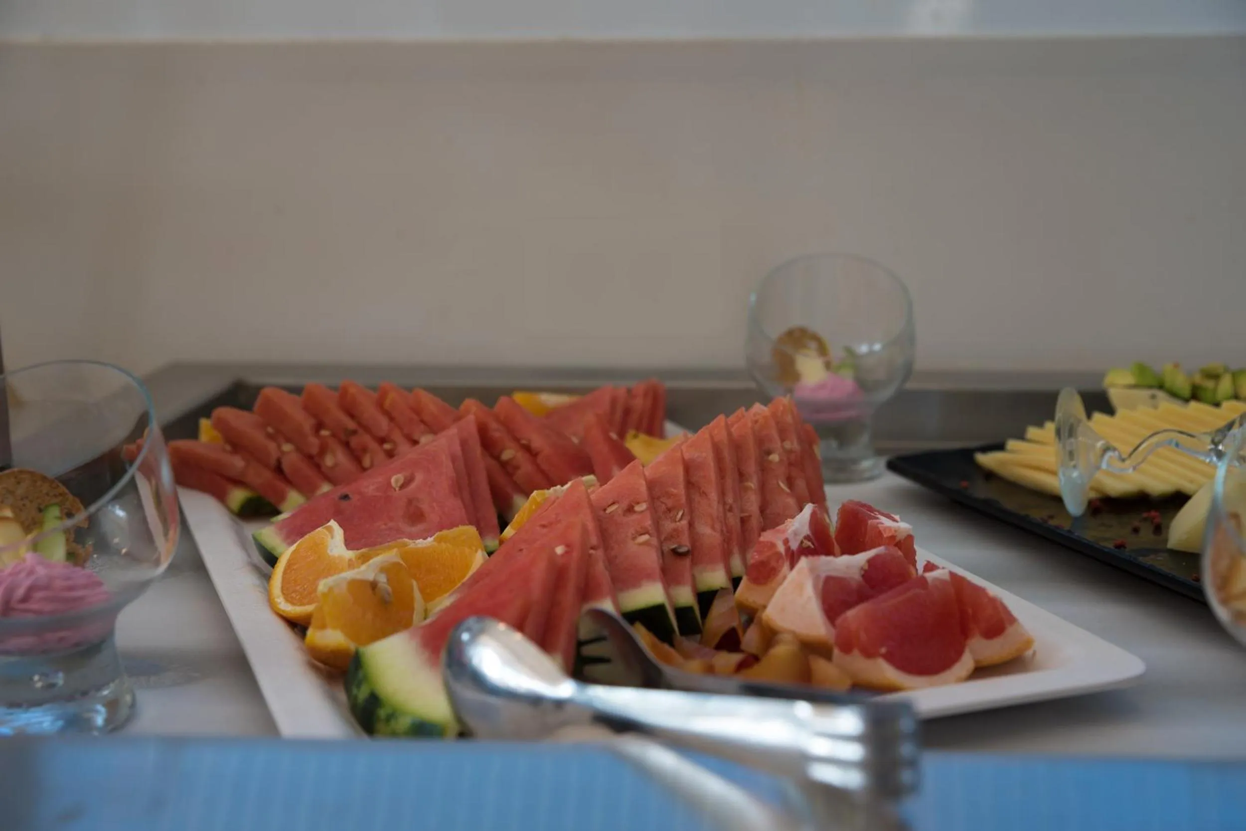 Food and drinks in Golden Coast Beachfront Resort