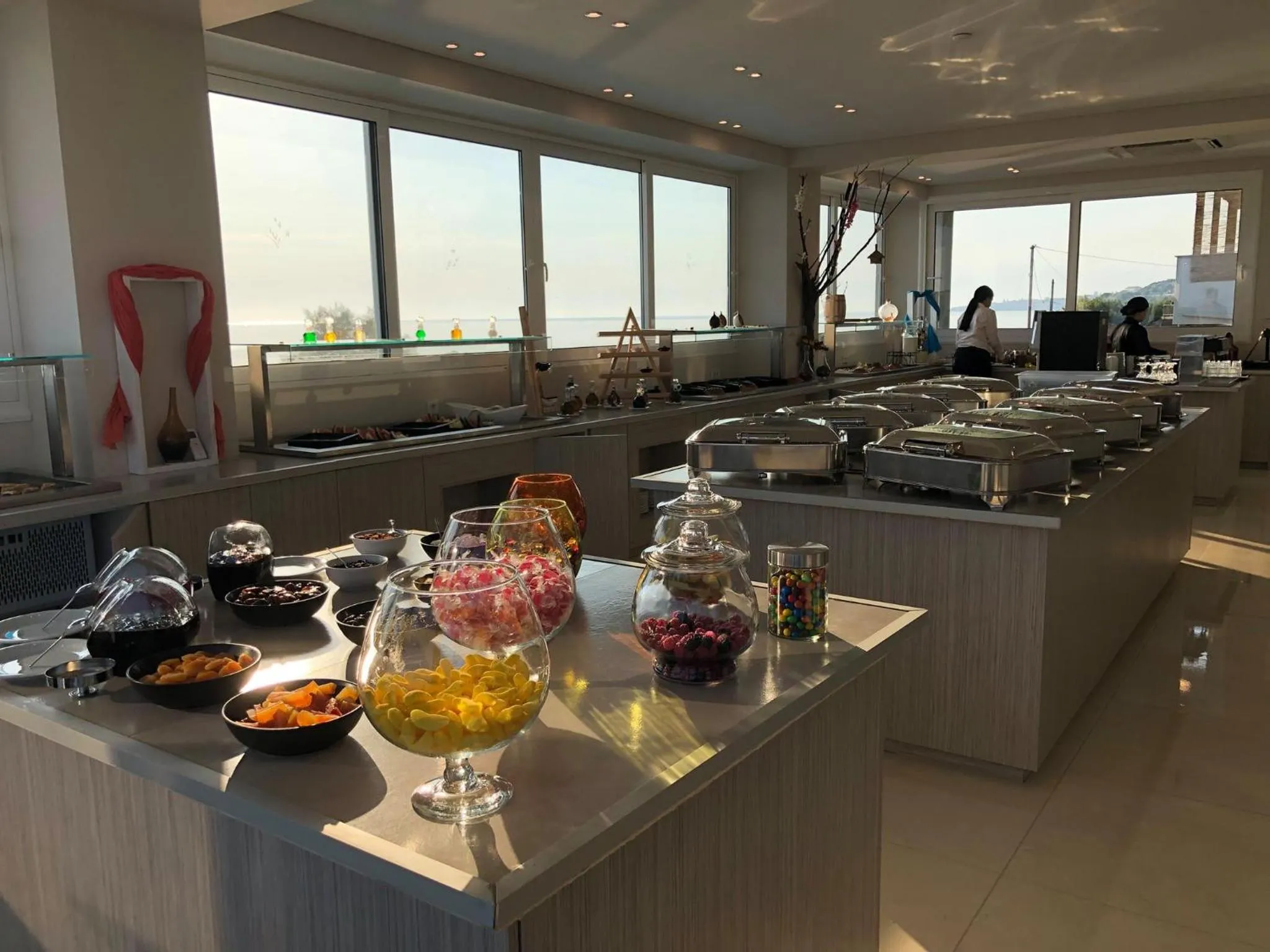 Food and drinks in Golden Coast Beachfront Resort