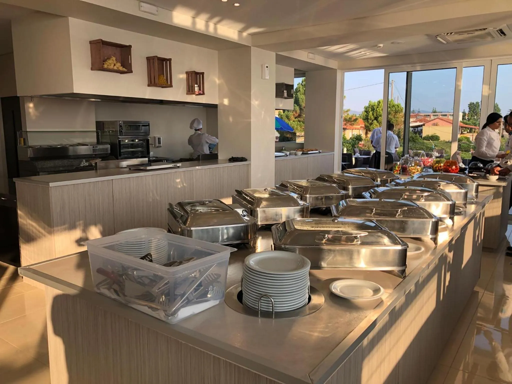 Food and drinks in Golden Coast Beachfront Resort