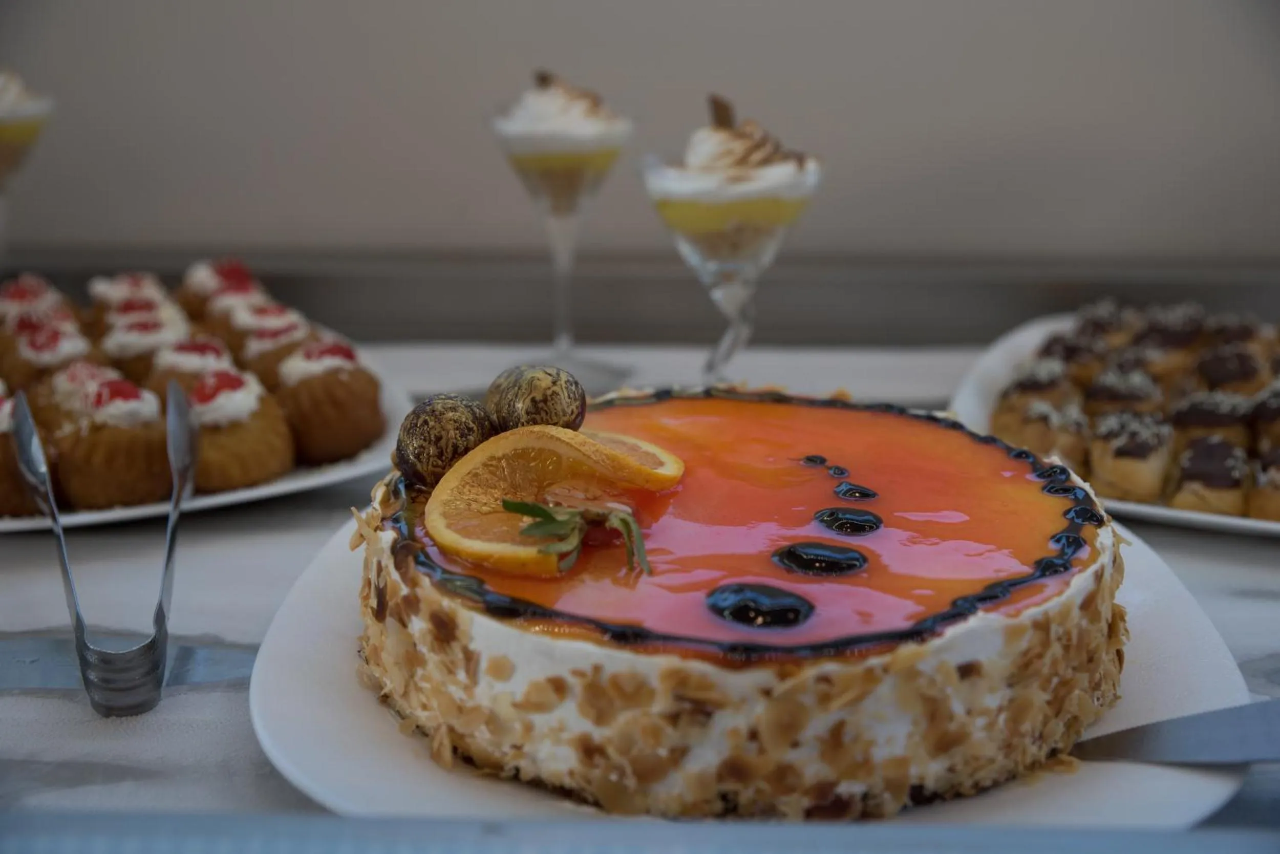 Food and drinks in Golden Coast Beachfront Resort