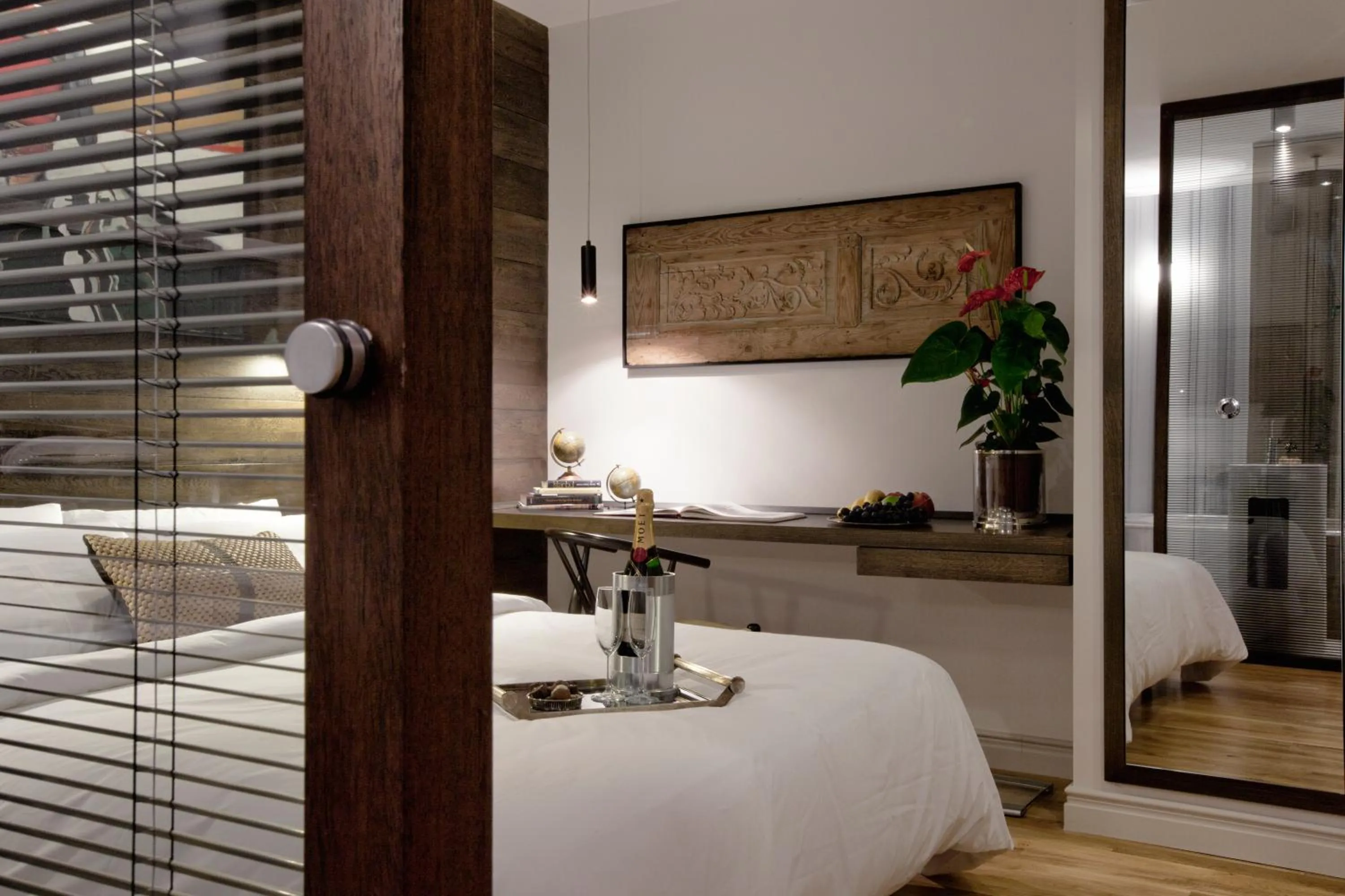 Bedroom, Bed in Urban Suites