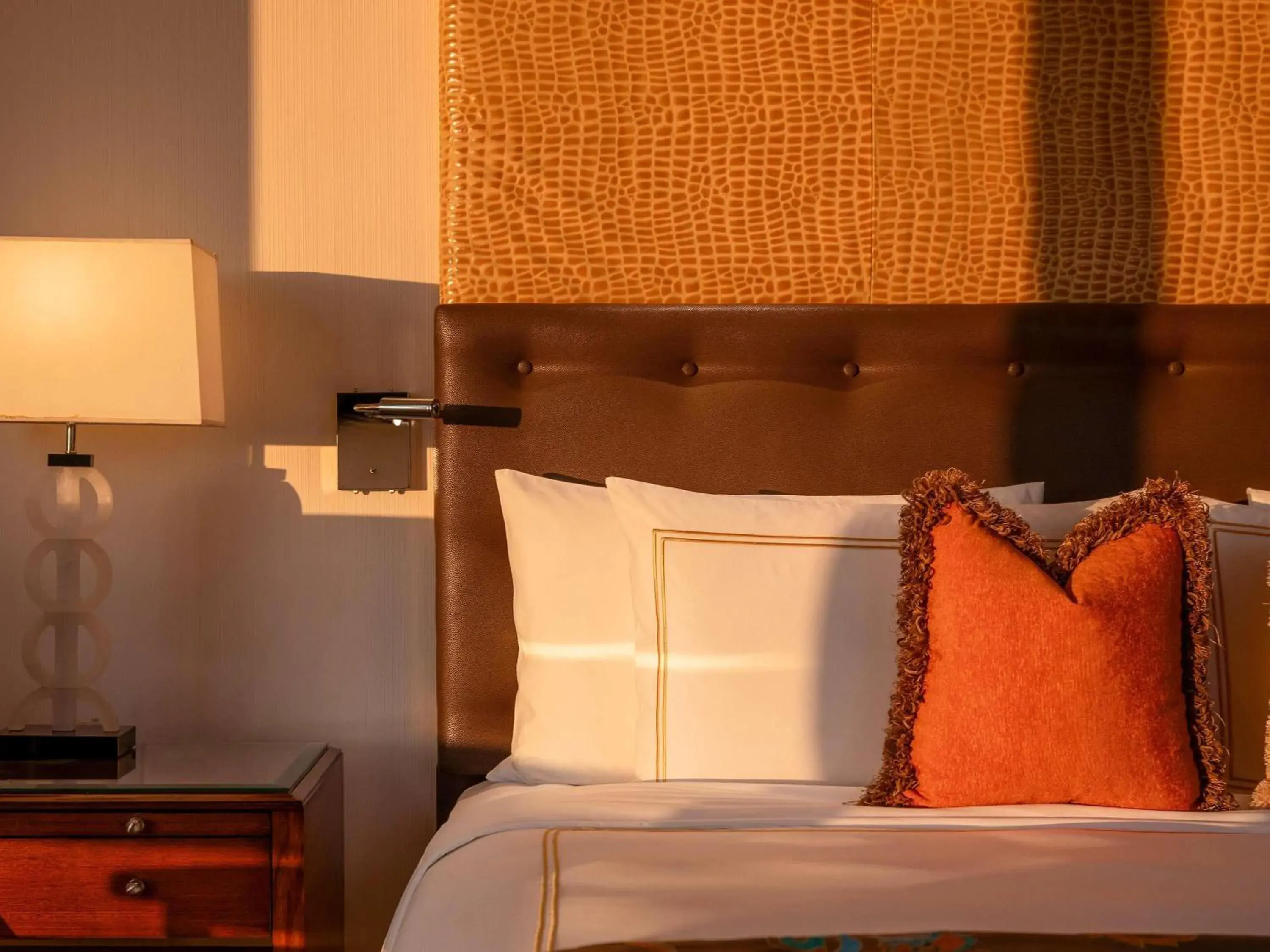 Property building, Bed in Fairmont Makati Property building, Bed in Fairmont Makati