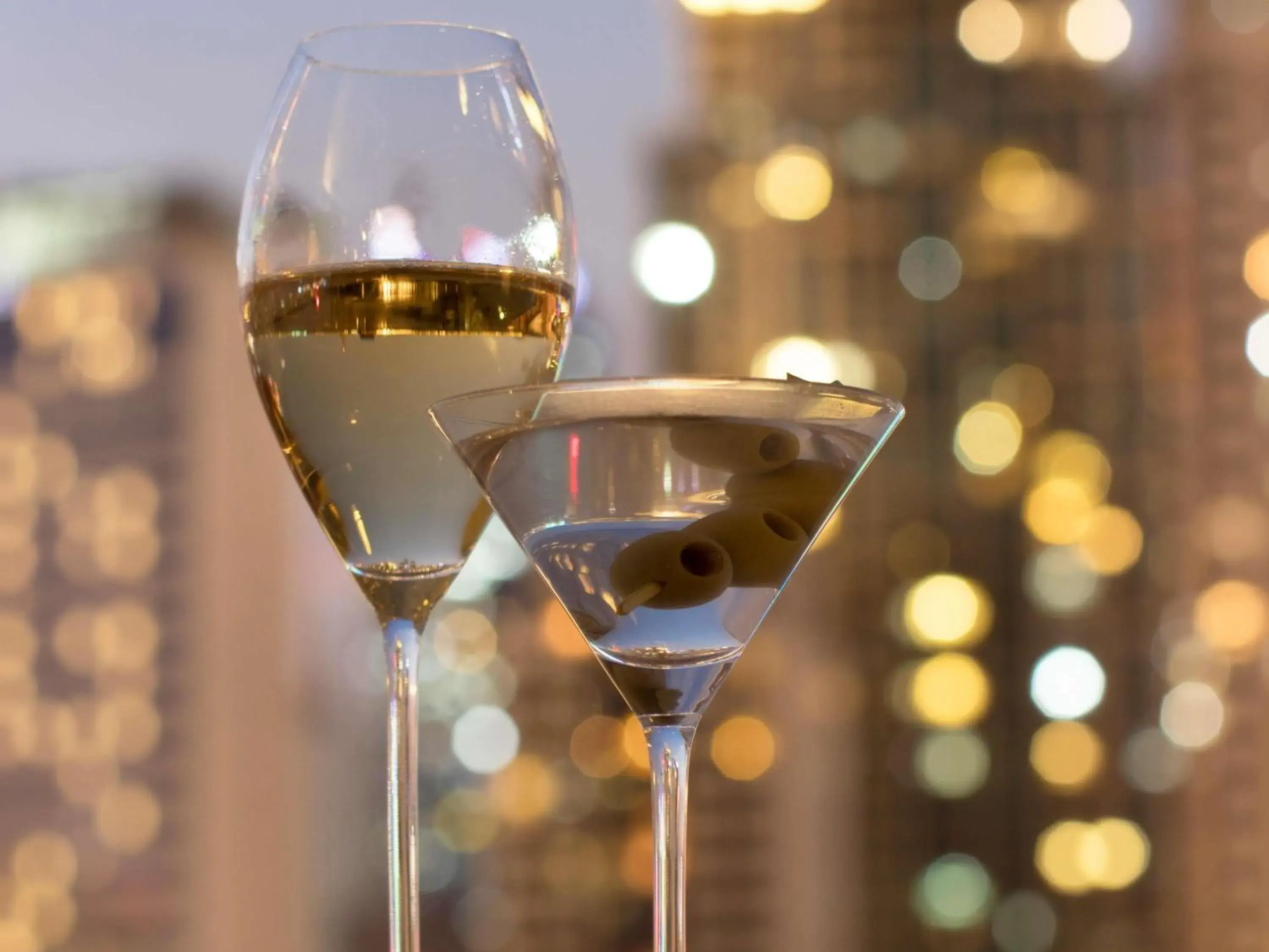 Lounge or bar in Raffles Makati Lounge or bar in Raffles Makati