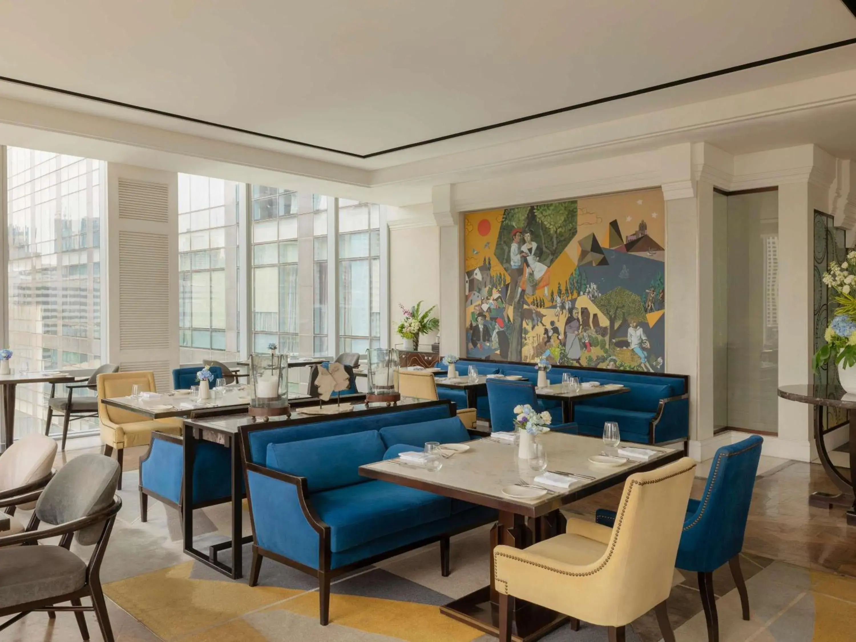 Restaurant/places to eat in Raffles Makati Restaurant/places to eat in Raffles Makati