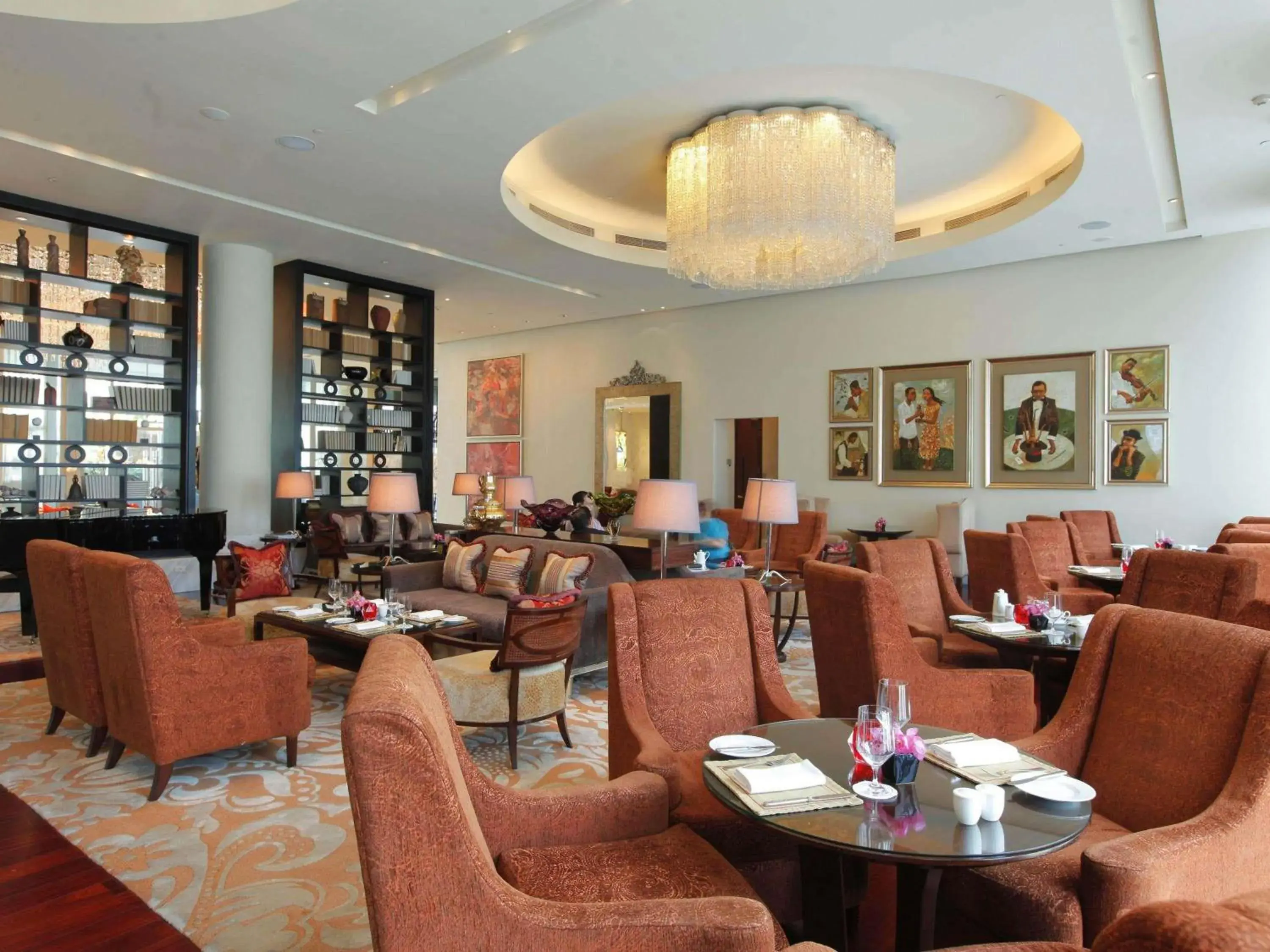 Restaurant/places to eat in Raffles Makati Restaurant/places to eat in Raffles Makati