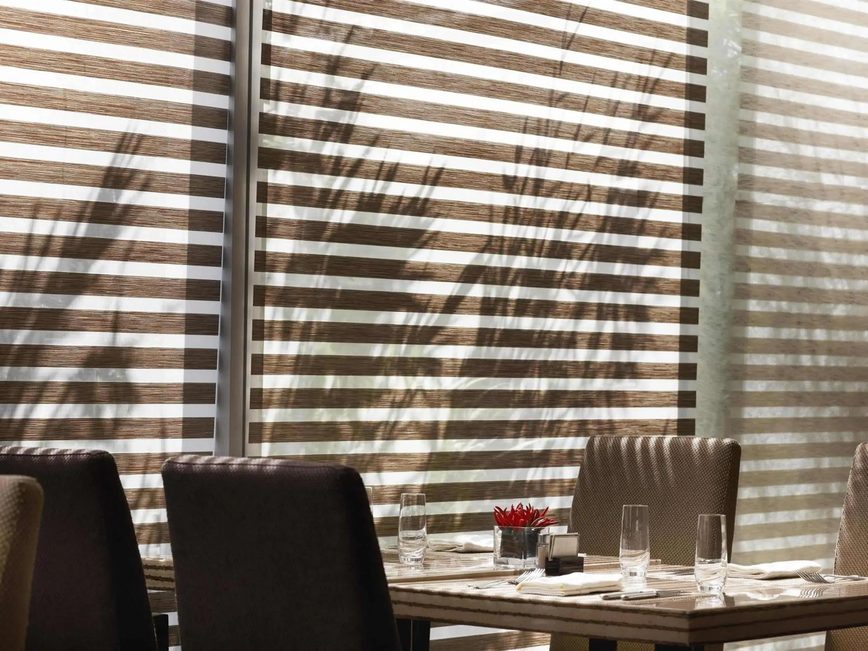 Restaurant/places to eat in Raffles Makati Restaurant/places to eat in Raffles Makati