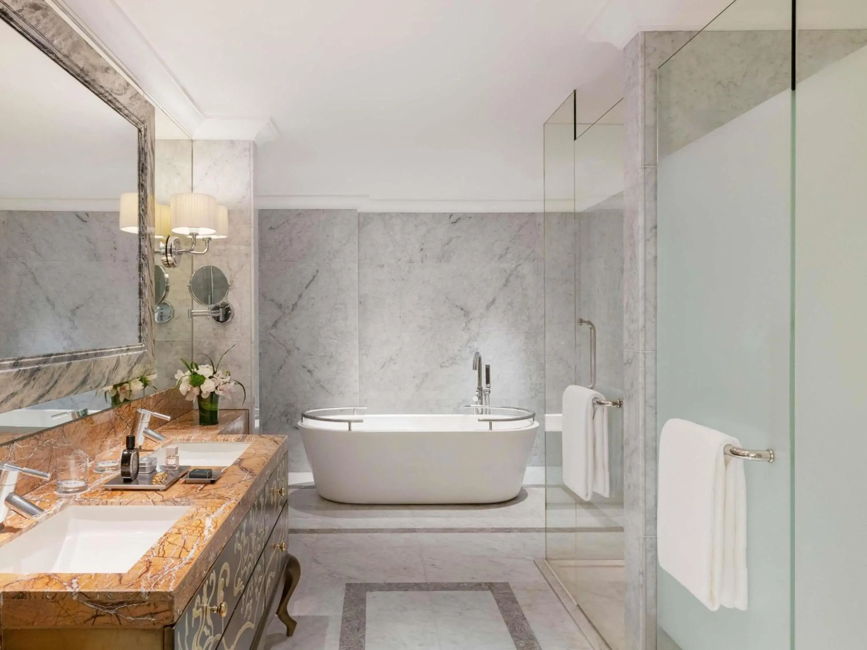 Bedroom in Raffles Makati Bedroom in Raffles Makati