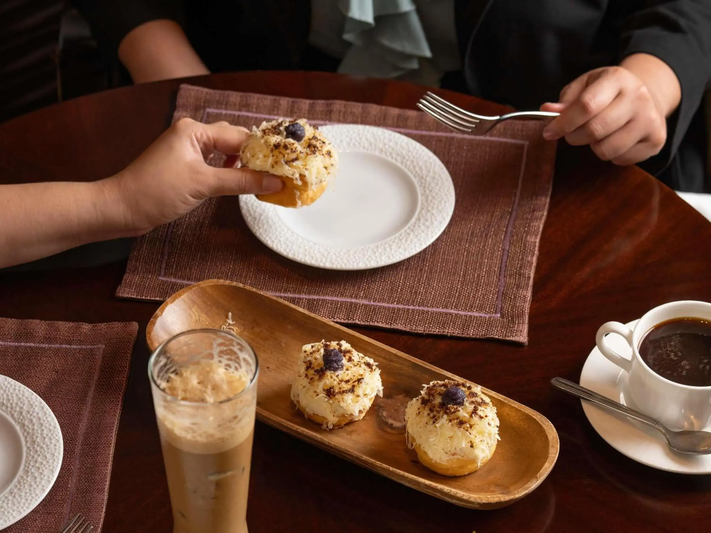 Restaurant/places to eat in Raffles Makati Restaurant/places to eat in Raffles Makati