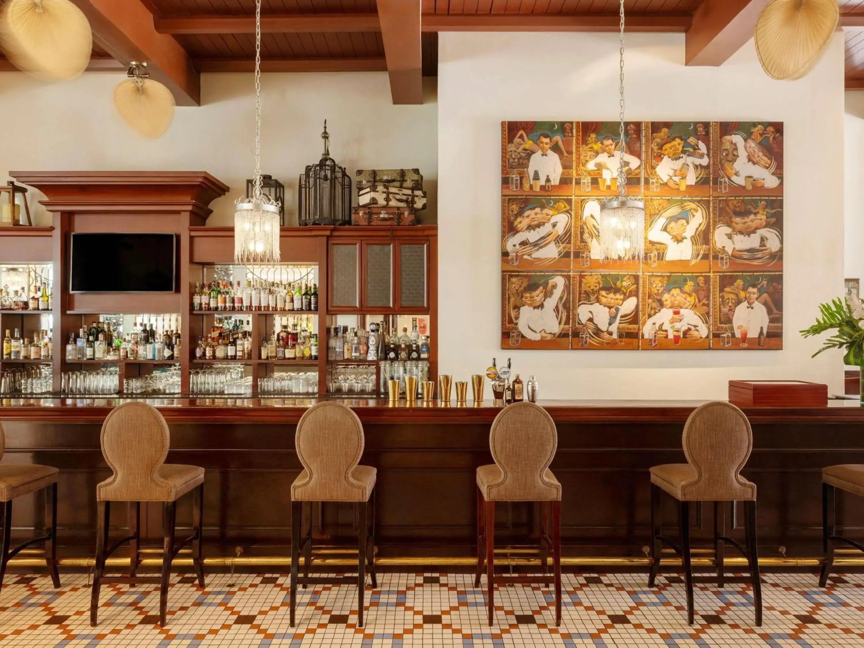 Lounge or bar in Raffles Makati Lounge or bar in Raffles Makati