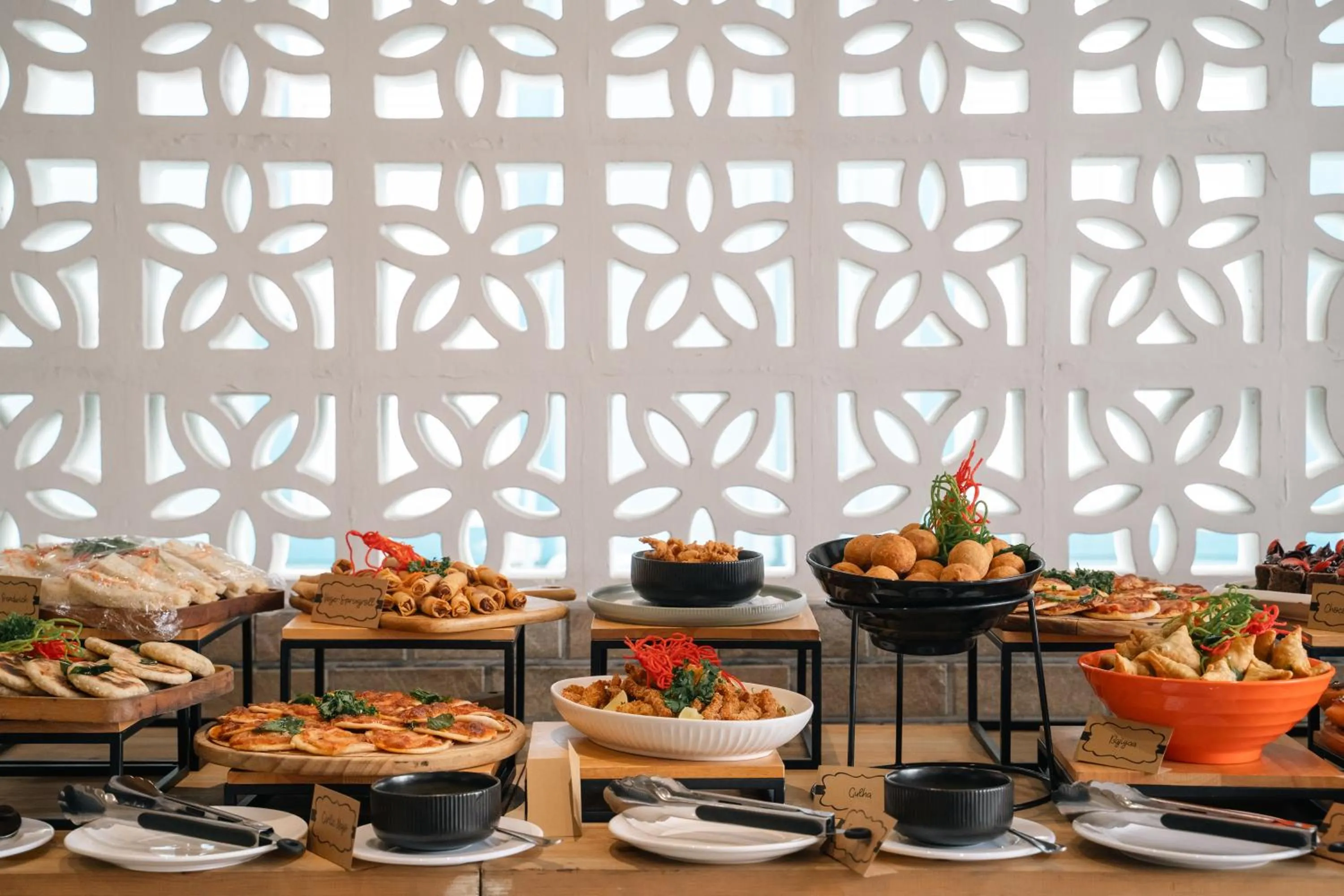 Restaurant/places to eat in Huvan Beach Hotel at Hulhumale