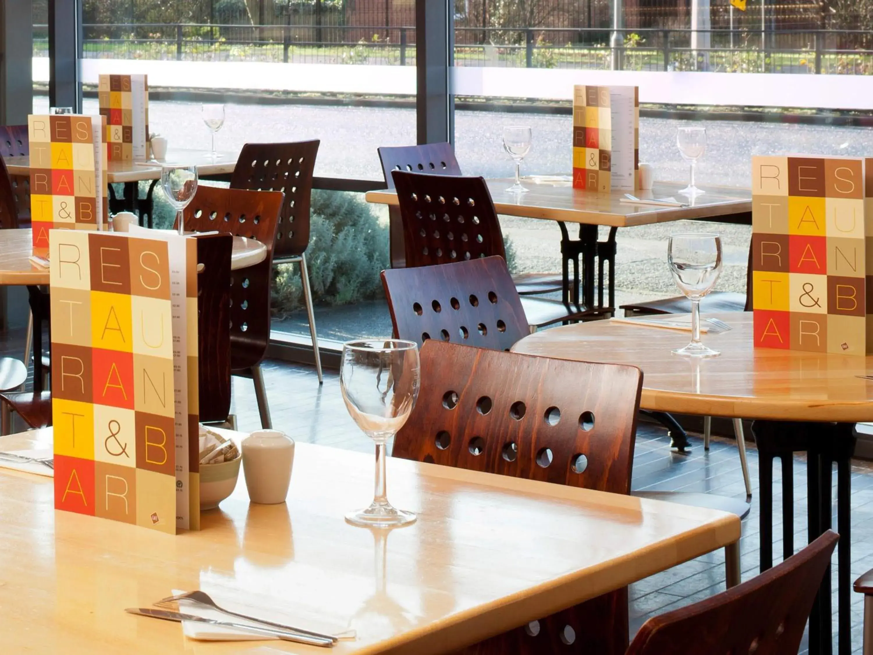Restaurant/places to eat in ibis Hull City Centre Restaurant/places to eat in ibis Hull City Centre